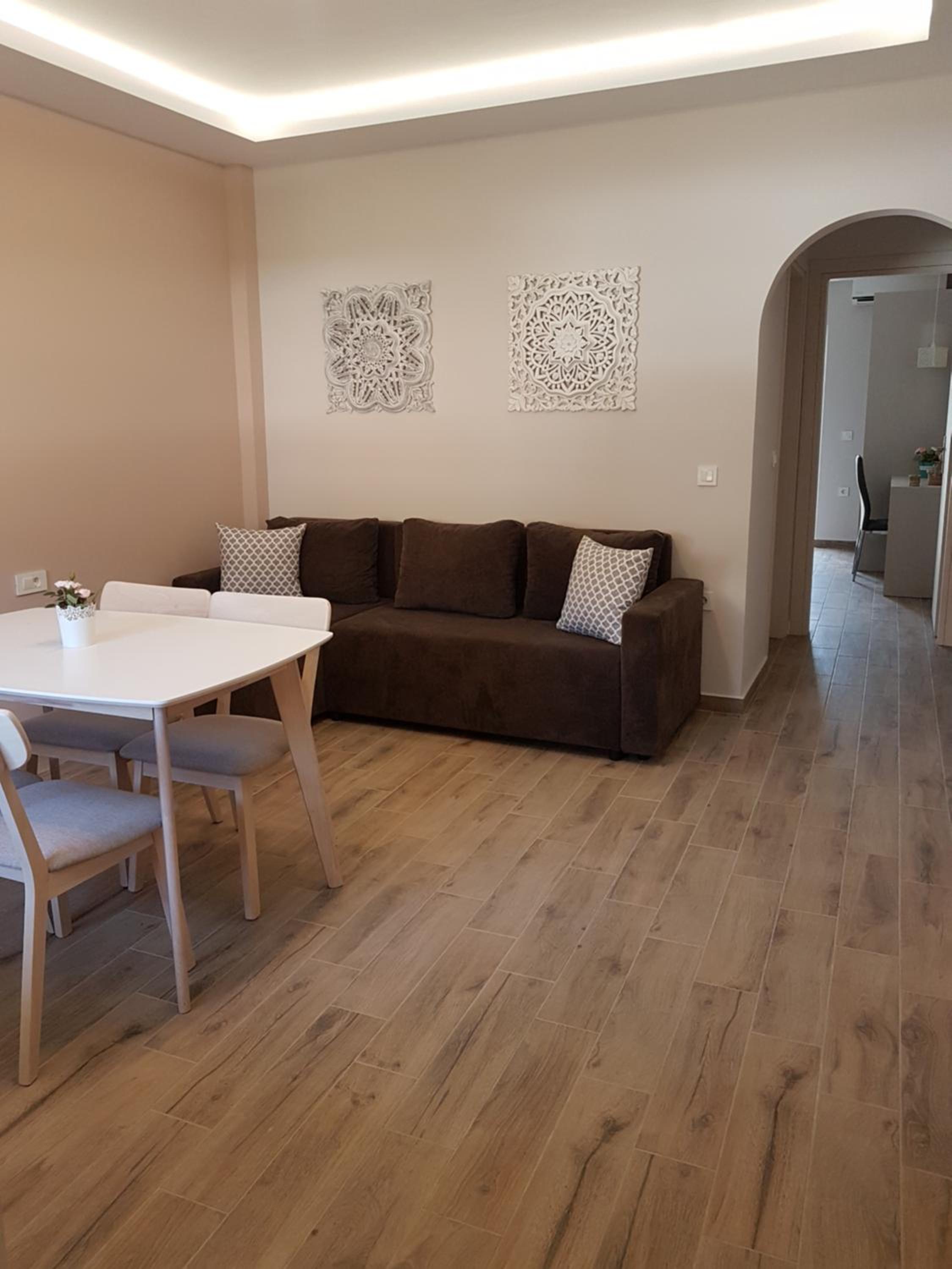 Marathon Studios & Apartments