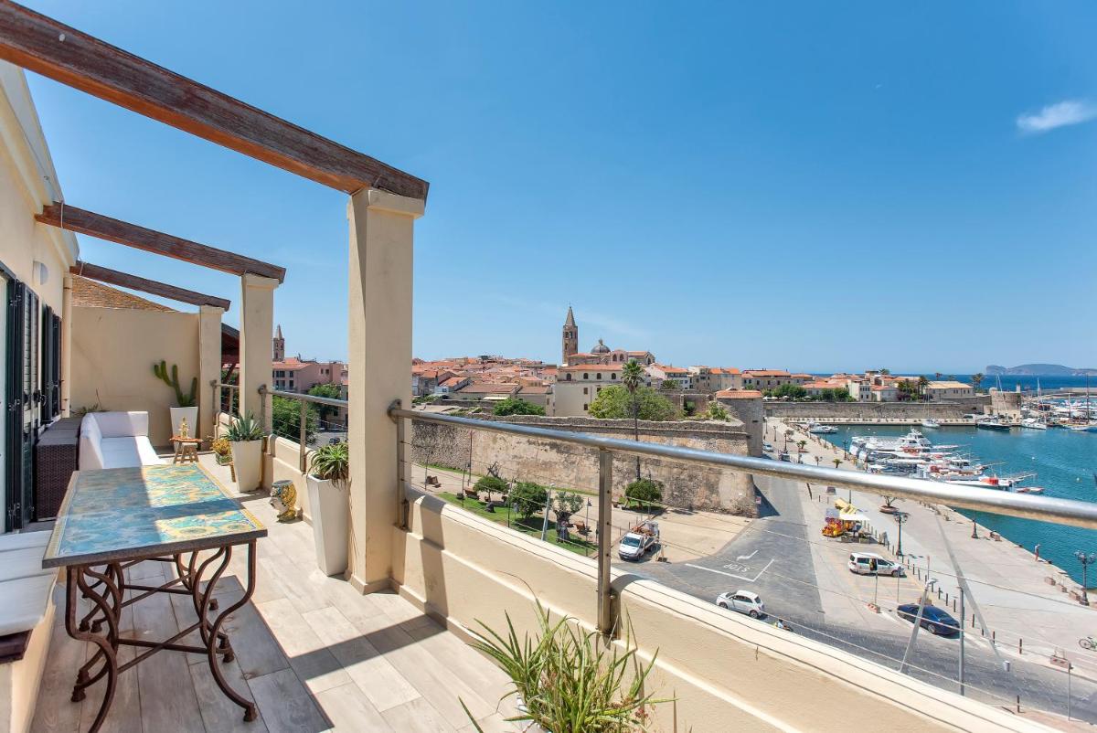 White Pentahouse Alghero photo 4