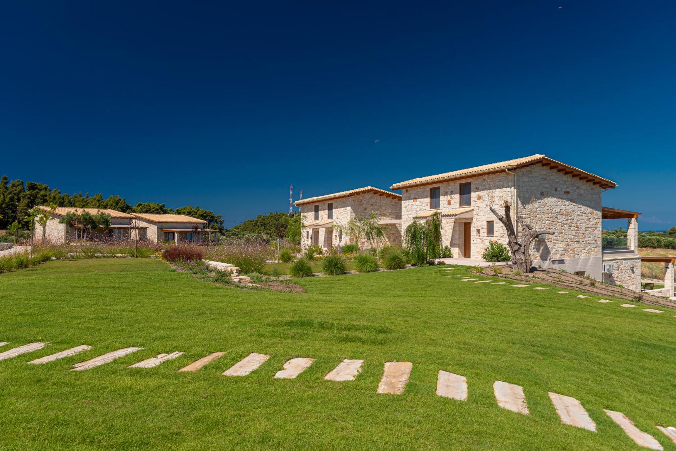 Mint Retreat Suites photo 2