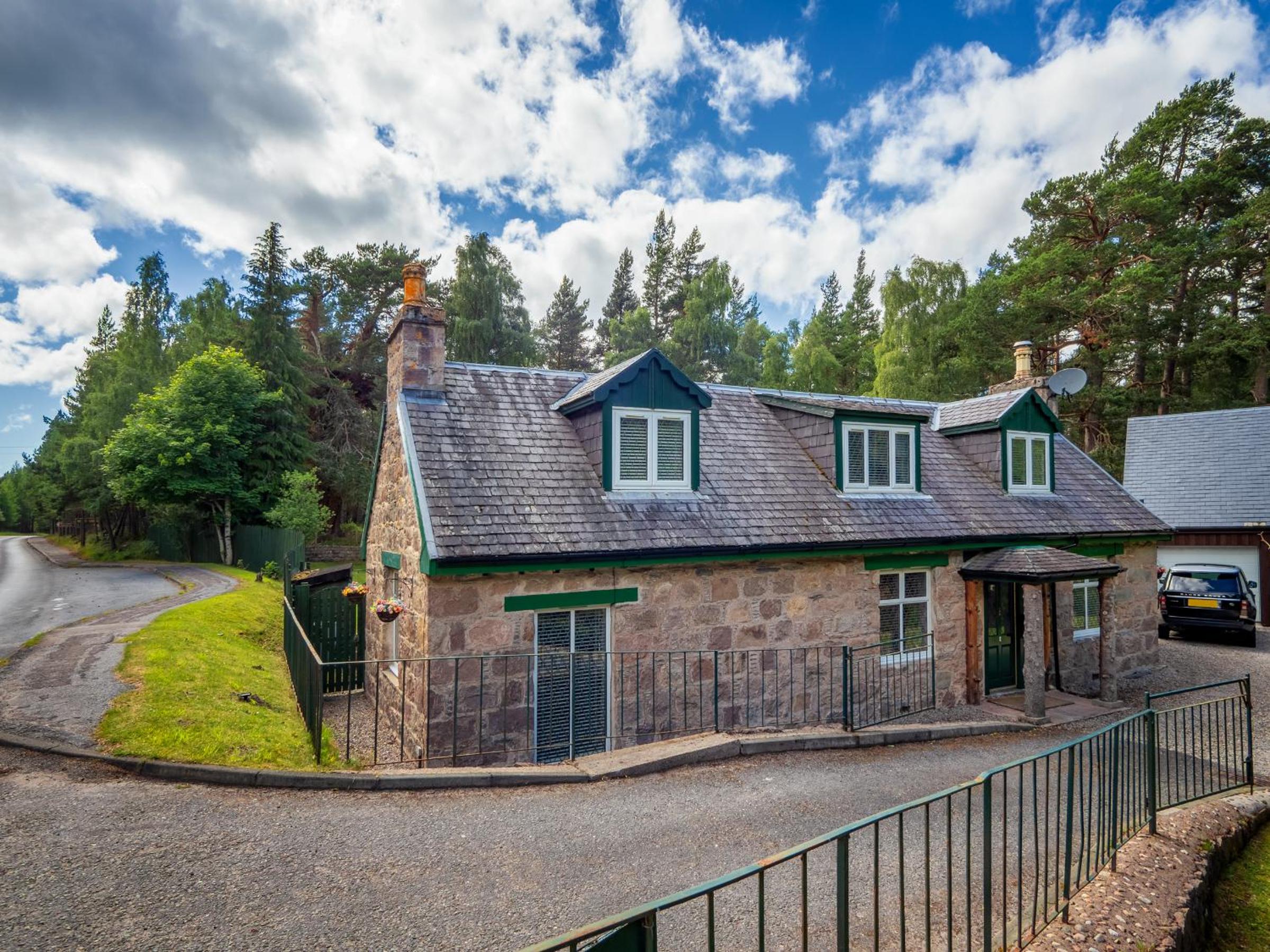 Coylumbridge Cottage view 4