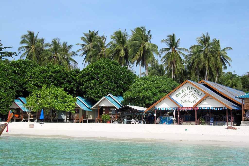 Hotel DAYA Beach, Lipe local - Image 1