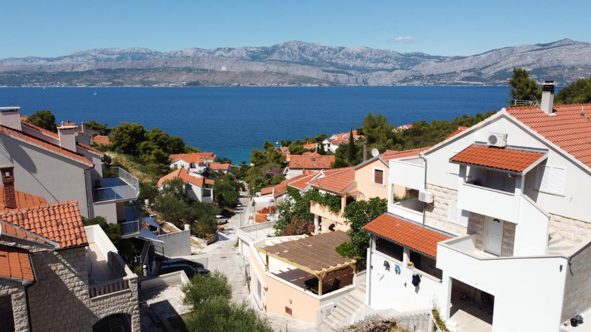 Apartments Postira Brač view 3