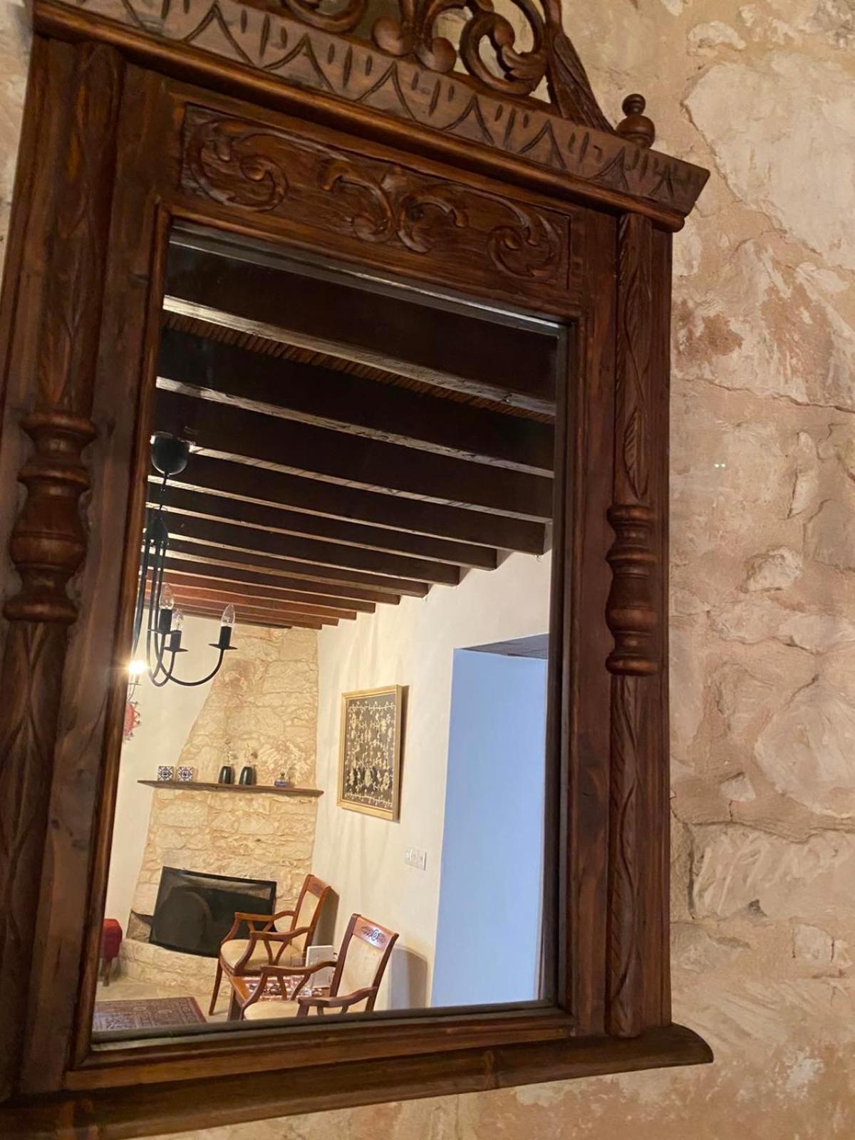 DROUSHIA CORNER HOUSE