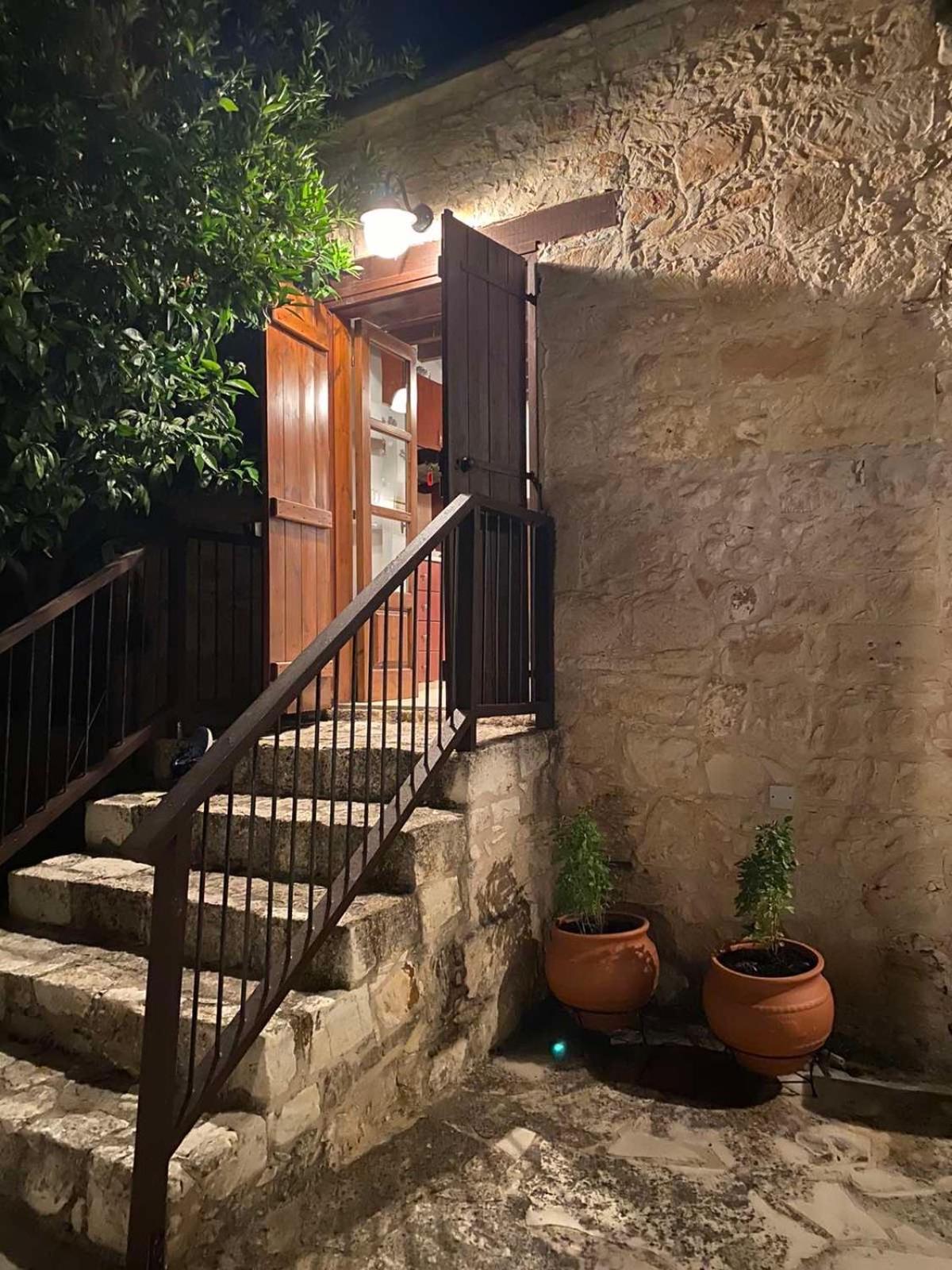 DROUSHIA CORNER HOUSE