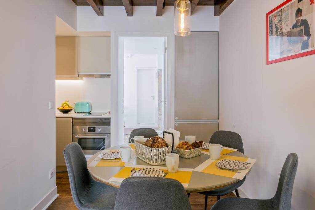 2 bedroom suites with AC next to Avenida da Liberdade view 5