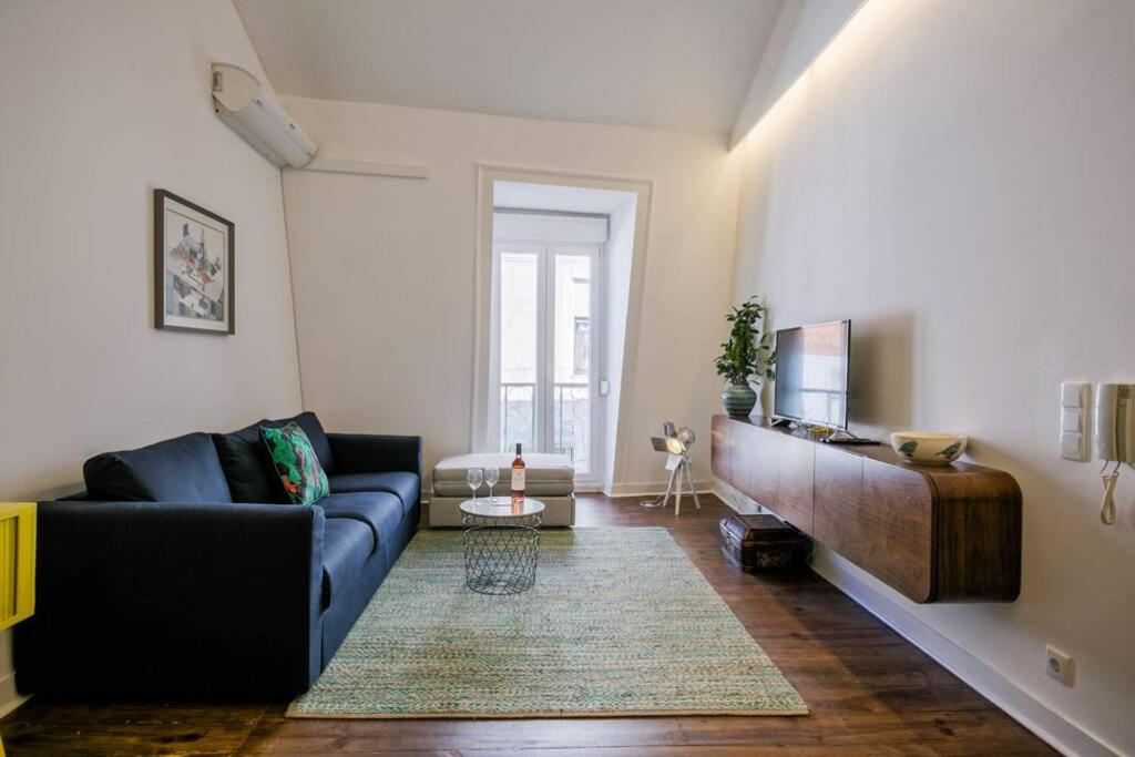 2 bedroom suites with AC next to Avenida da Liberdade view 3