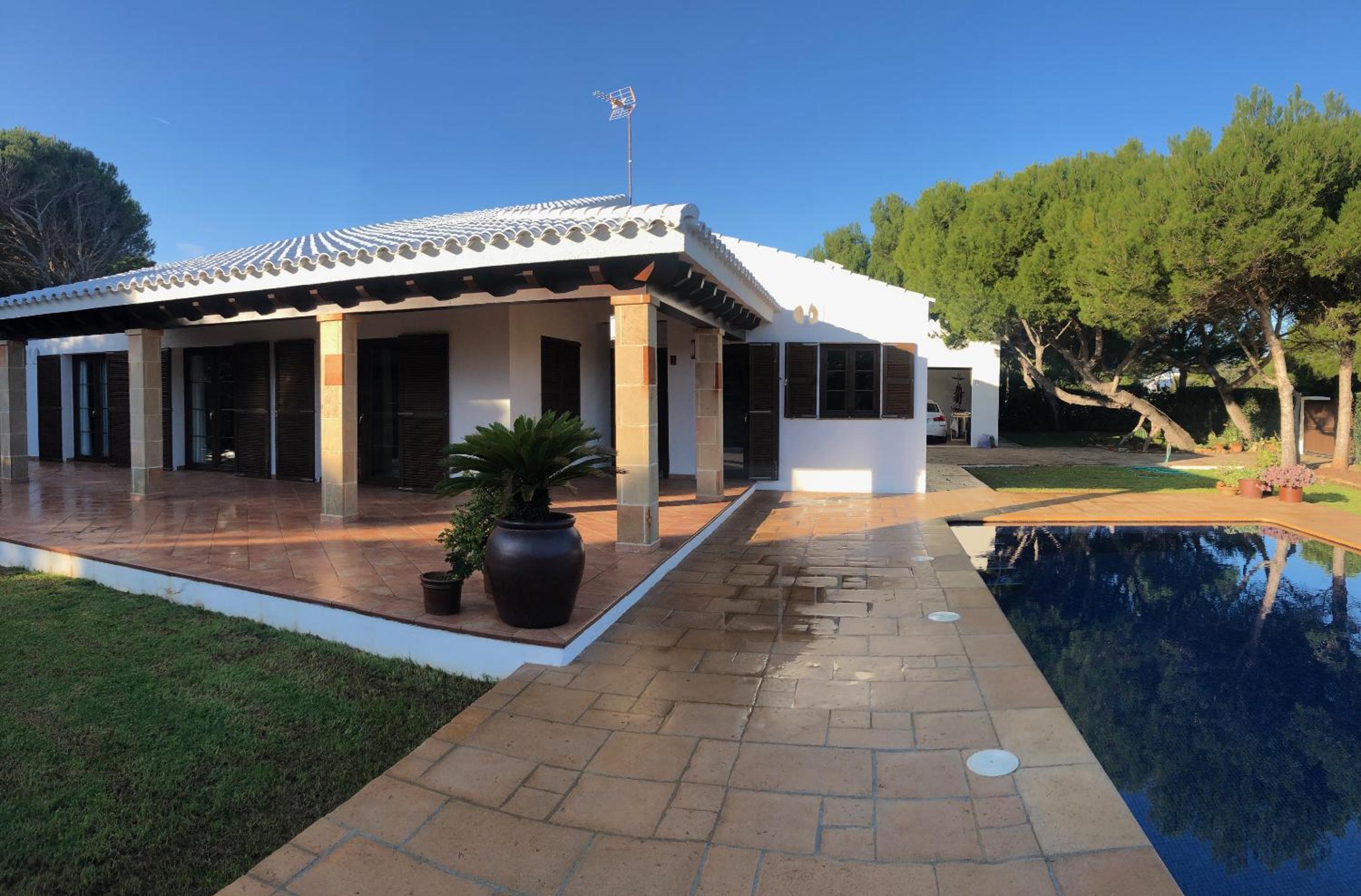 Villa con piscina Cala Morell view 2