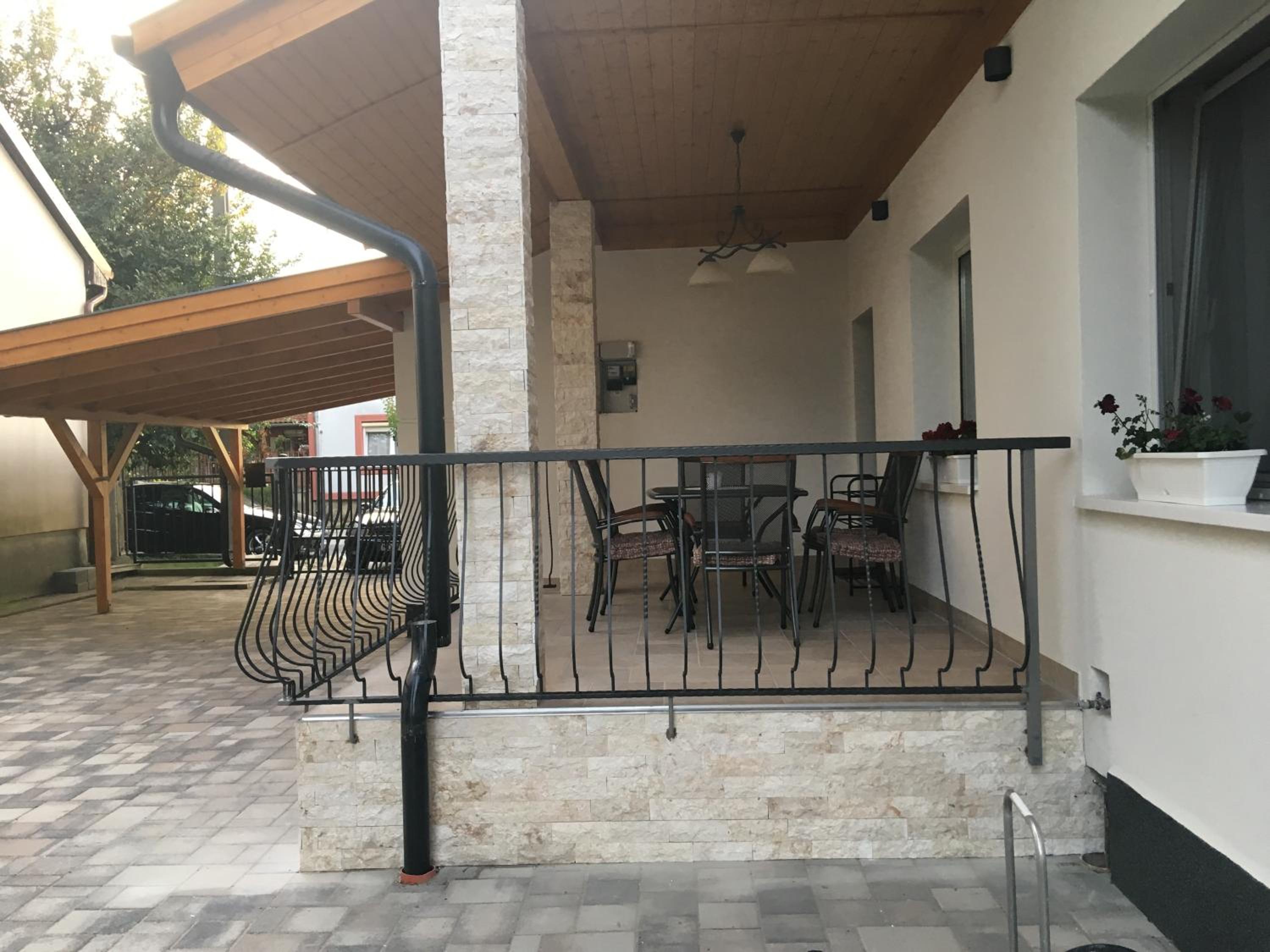 Balatonkenesei Vendégház