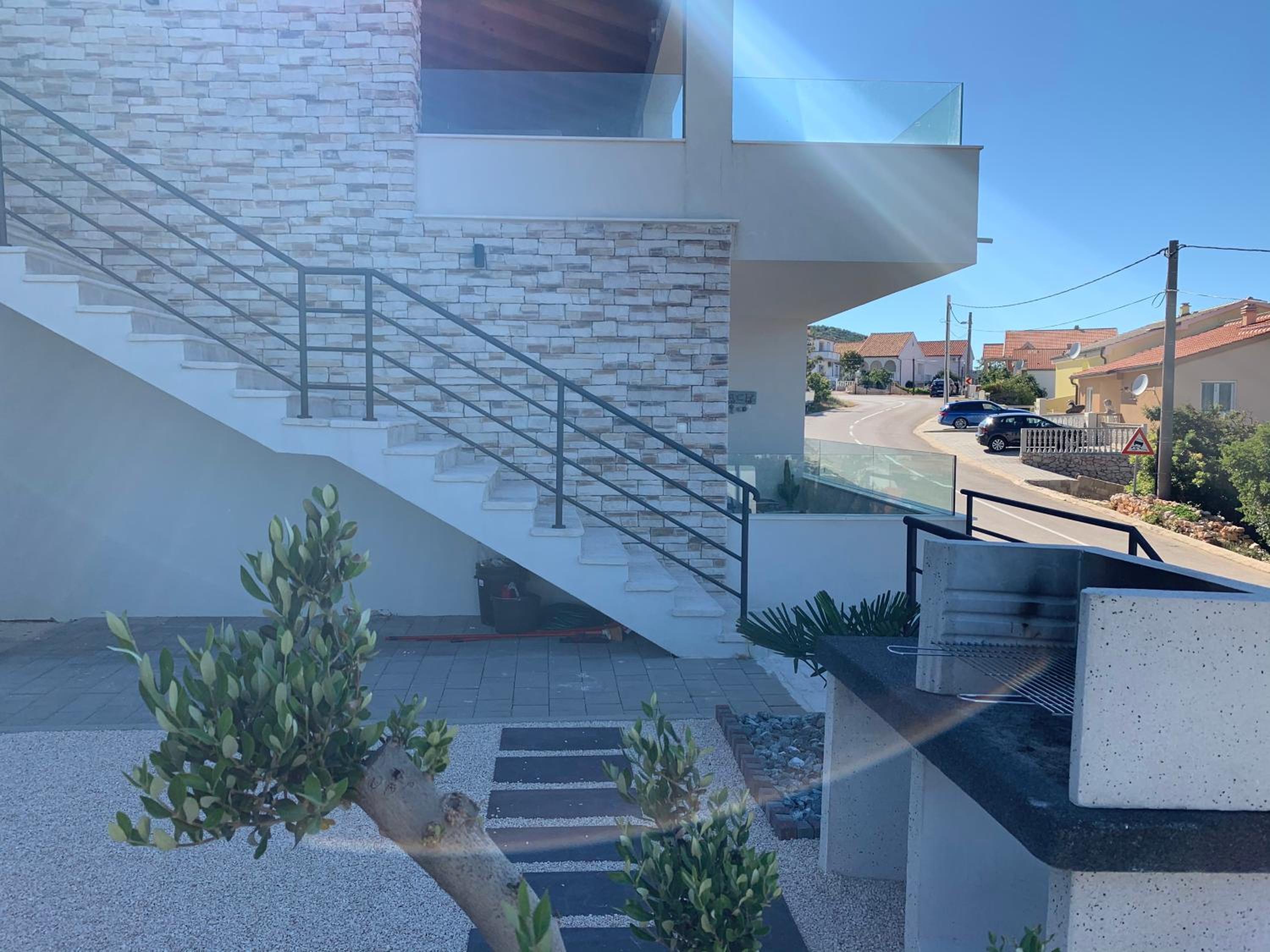 Hotel Apartment Sunrise - Image 1