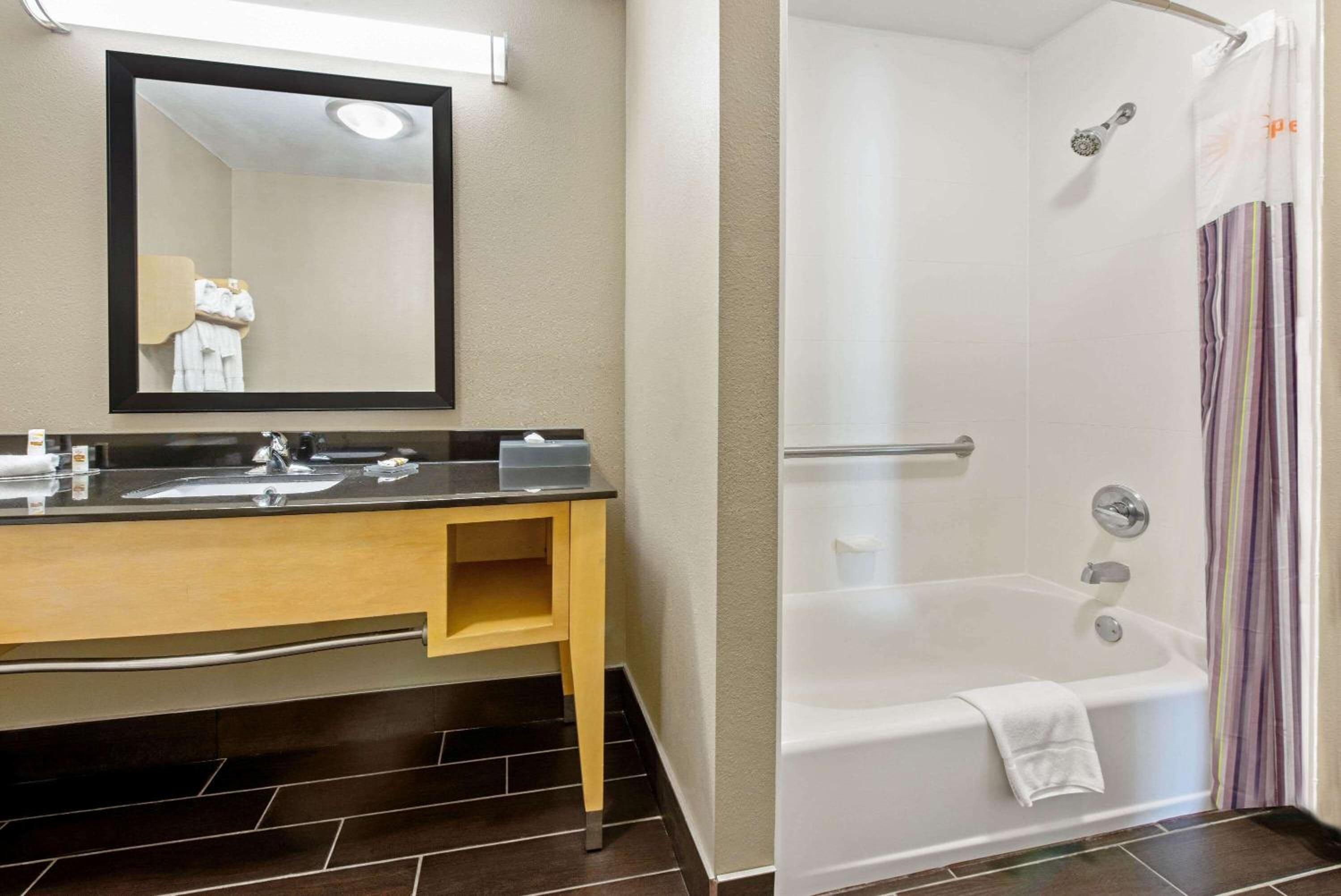 Leesville Vacations - La Quinta by Wyndham Leesville Ft. Polk - Property Image 1