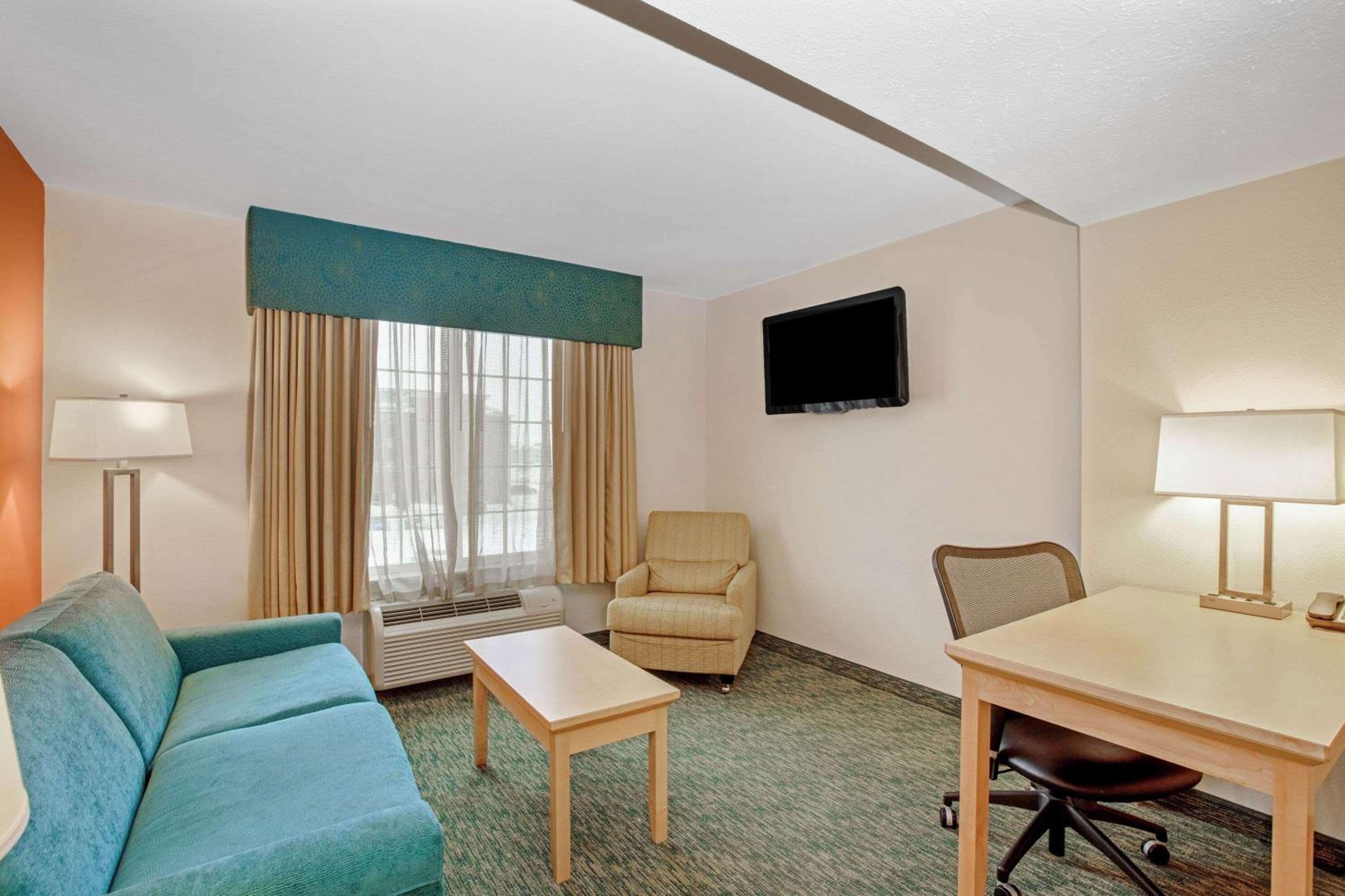 La Quinta by Wyndham Grand Forks