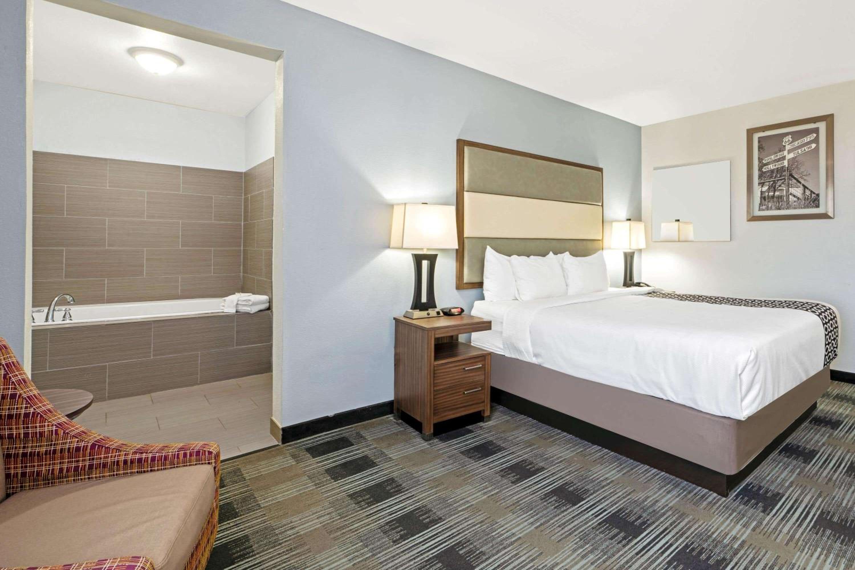 La Quinta by Wyndham Guthrie