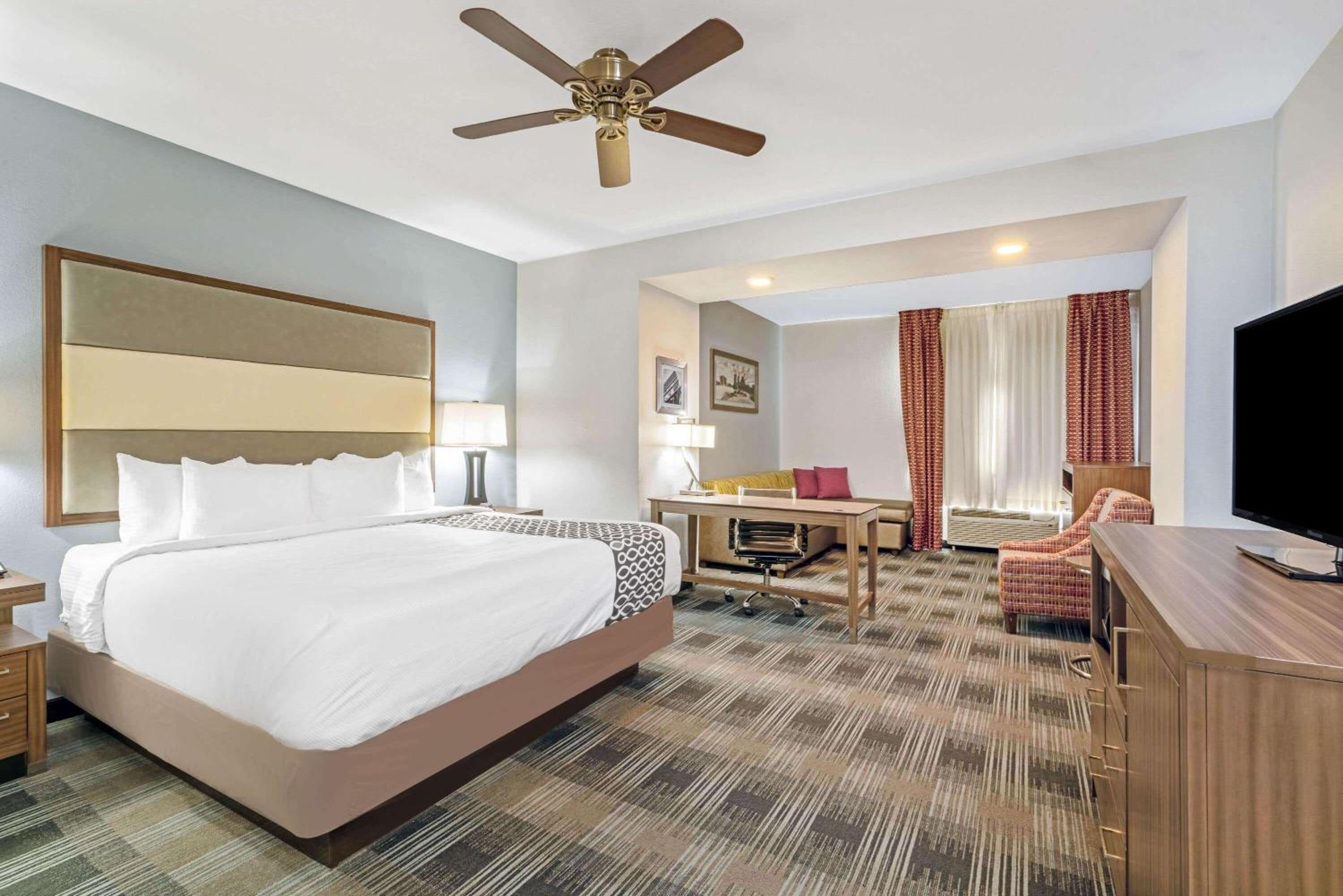La Quinta by Wyndham Guthrie