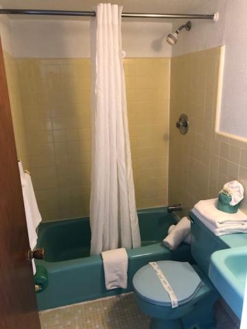 Gold Crest Motel