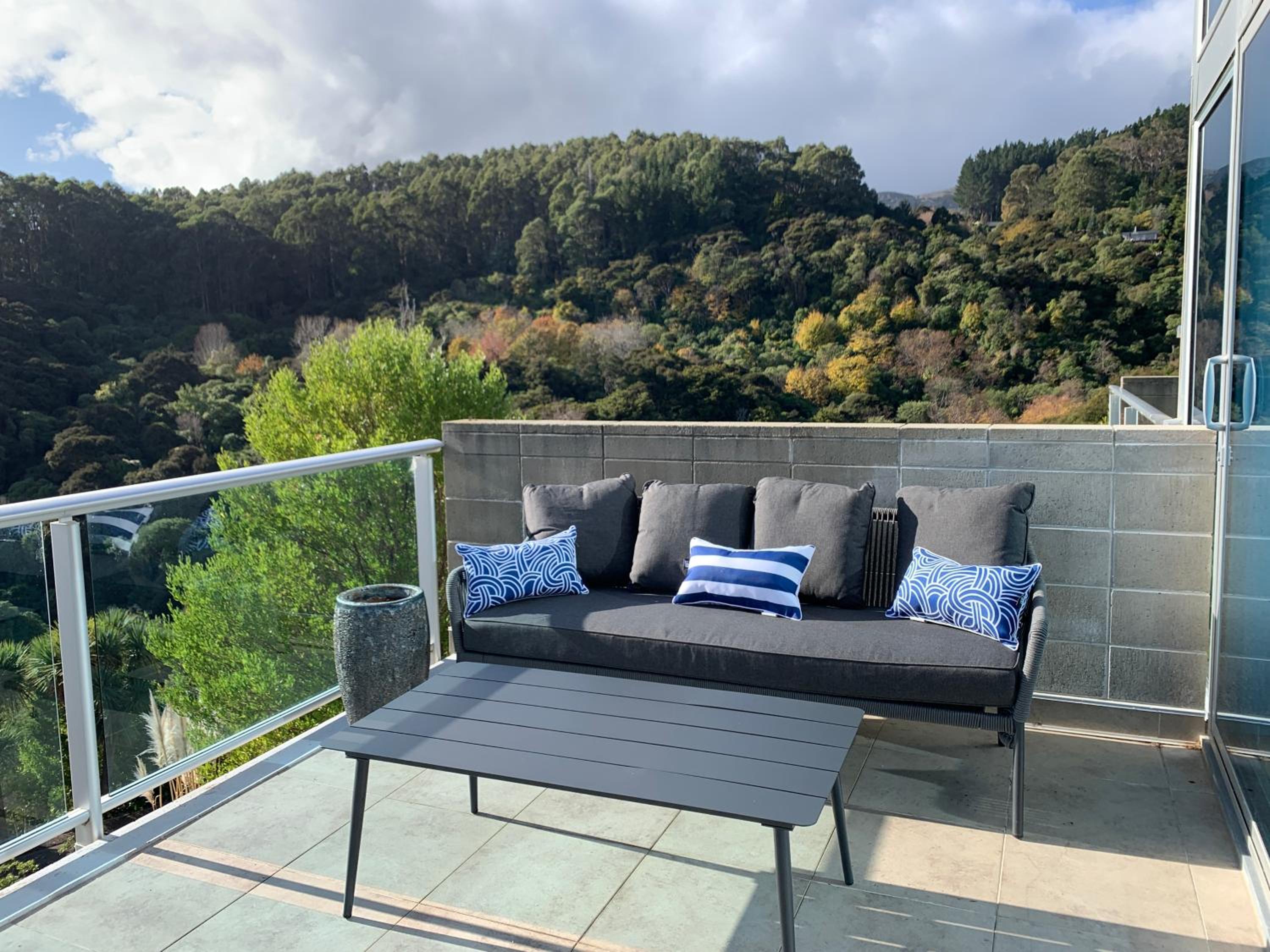 Love Akaroa Retreat view 5