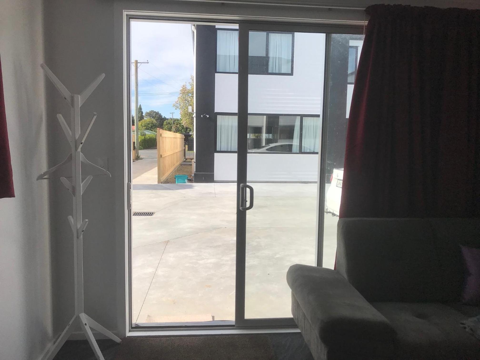 DELBROOK POINT COZY-STUDIO view 3