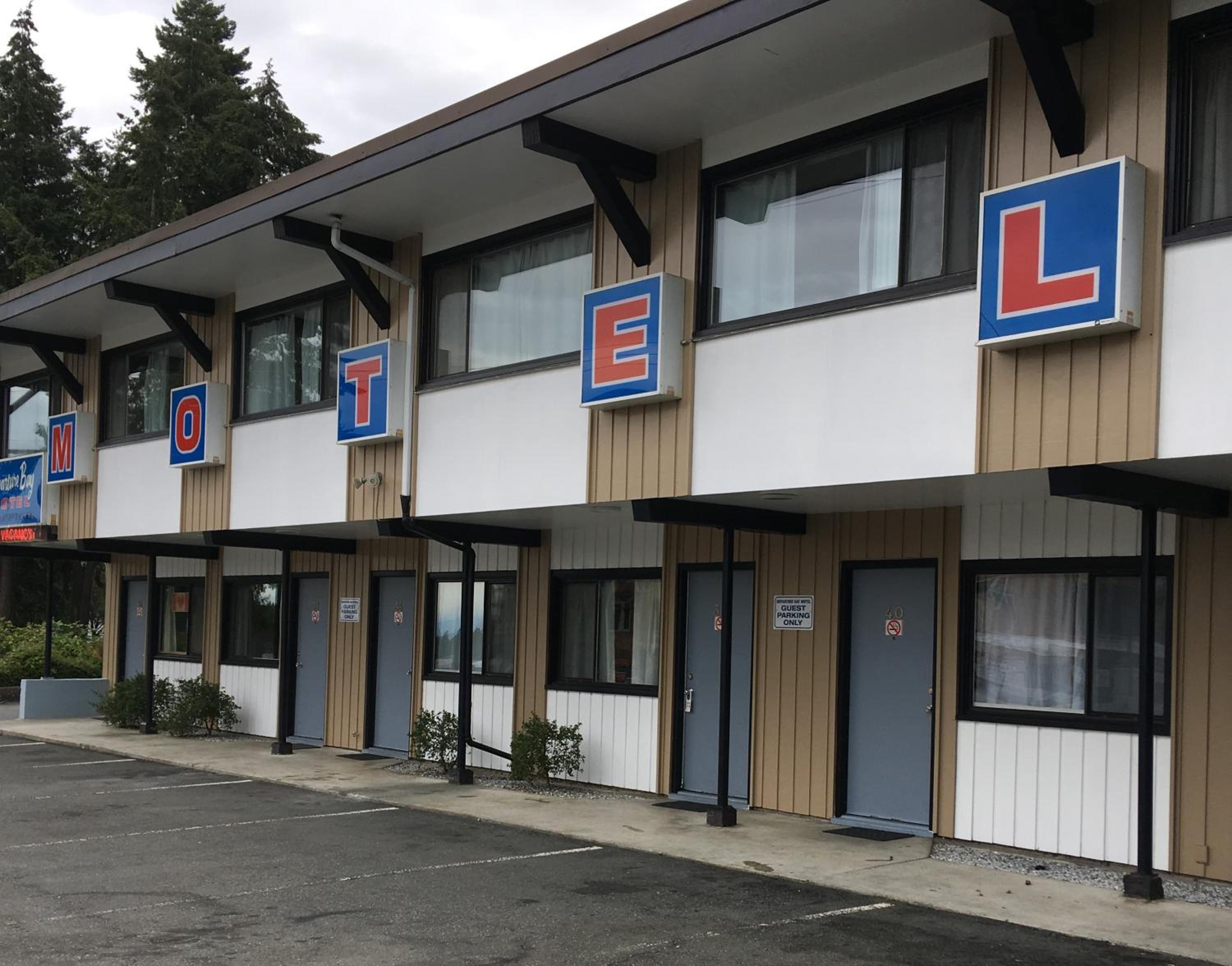 Departure Bay Motel view 4
