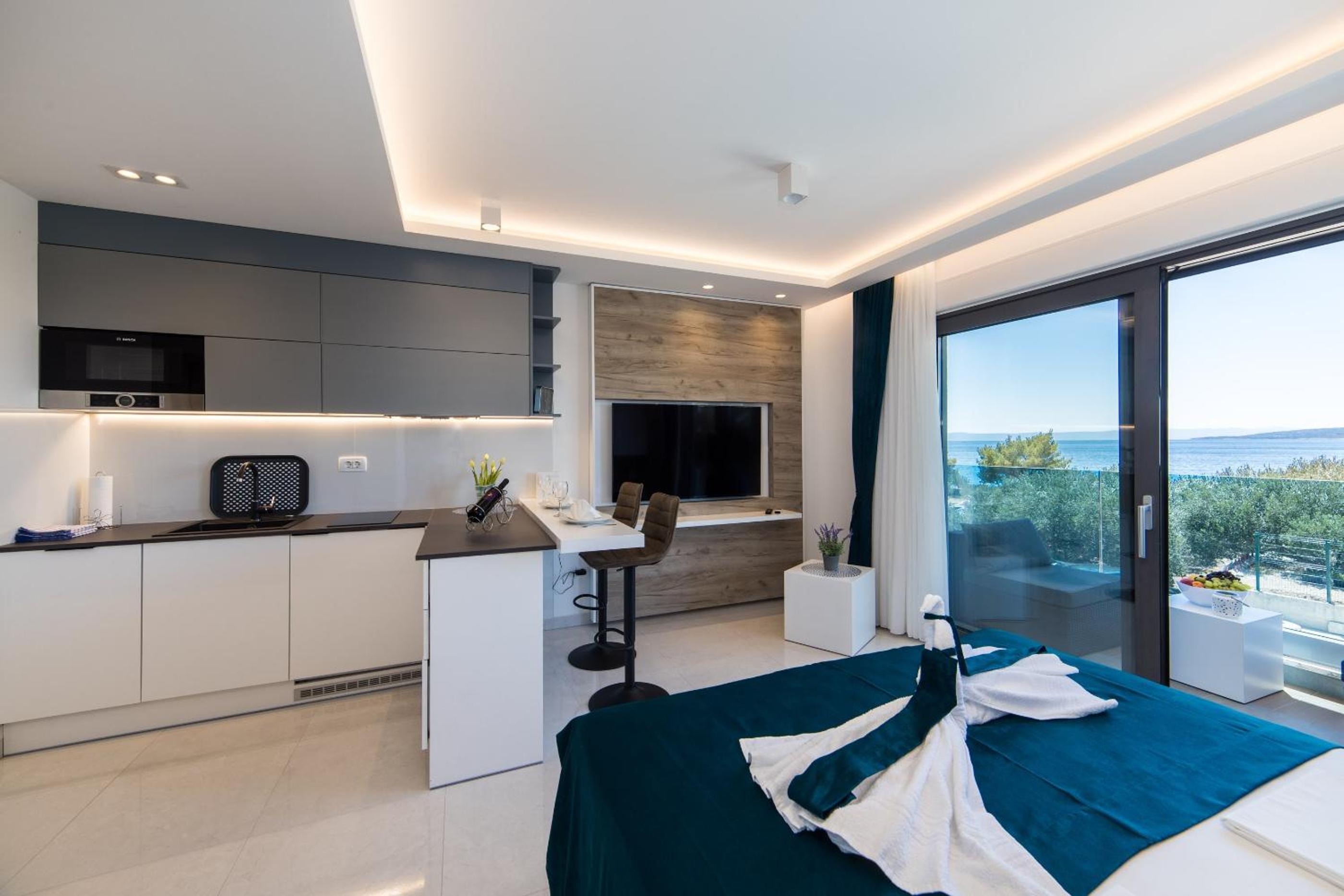 Delux Apartments Sunset Beach view 4