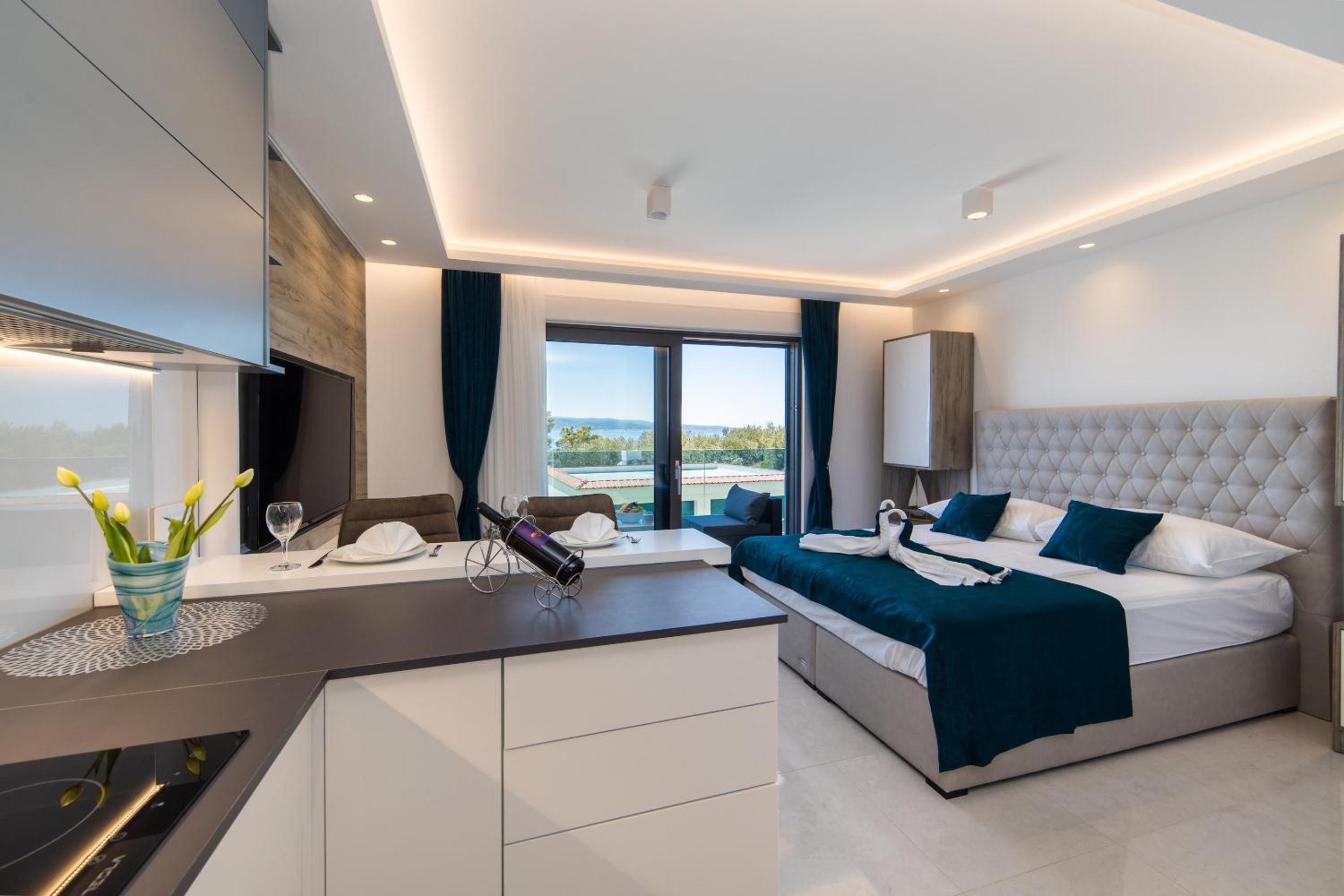 Delux Apartments Sunset Beach view 5
