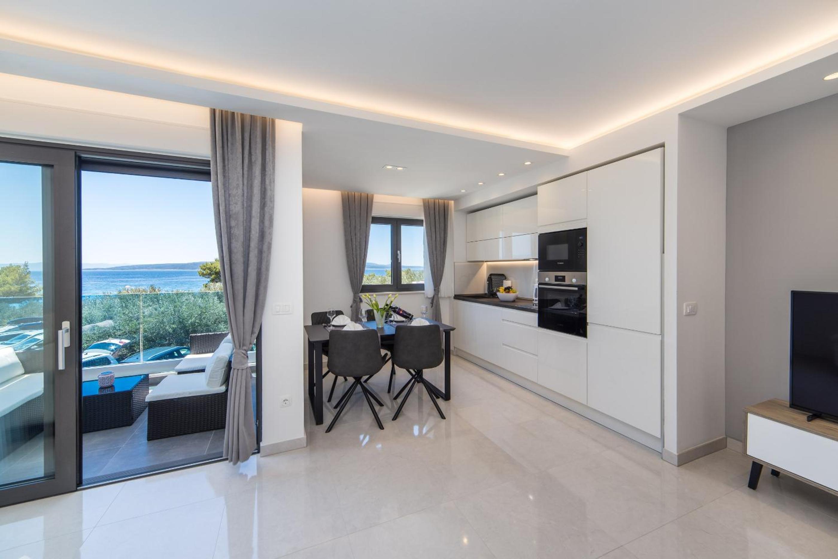 Delux Apartments Sunset Beach view 2