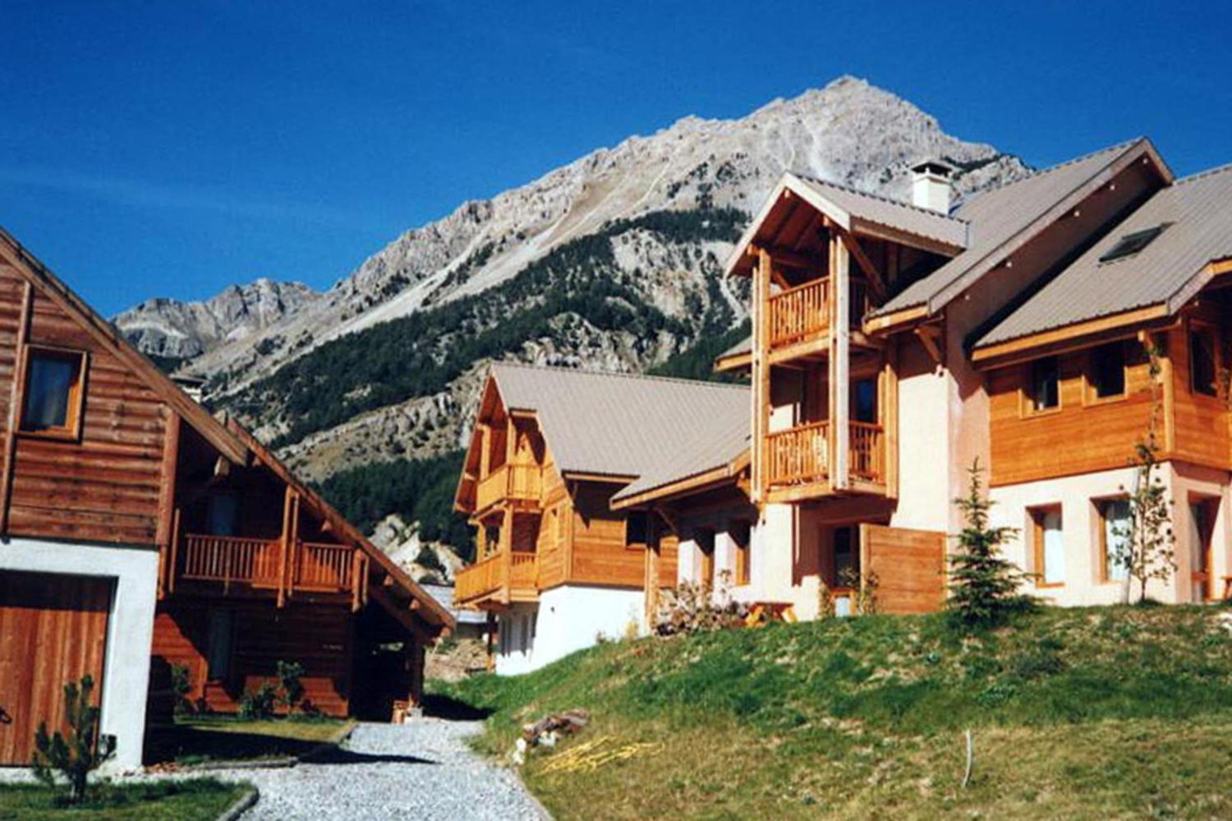 Hotel Le Barlèt23 pers Hameau des Chazals Nevache Hautes Alpes - Image 1