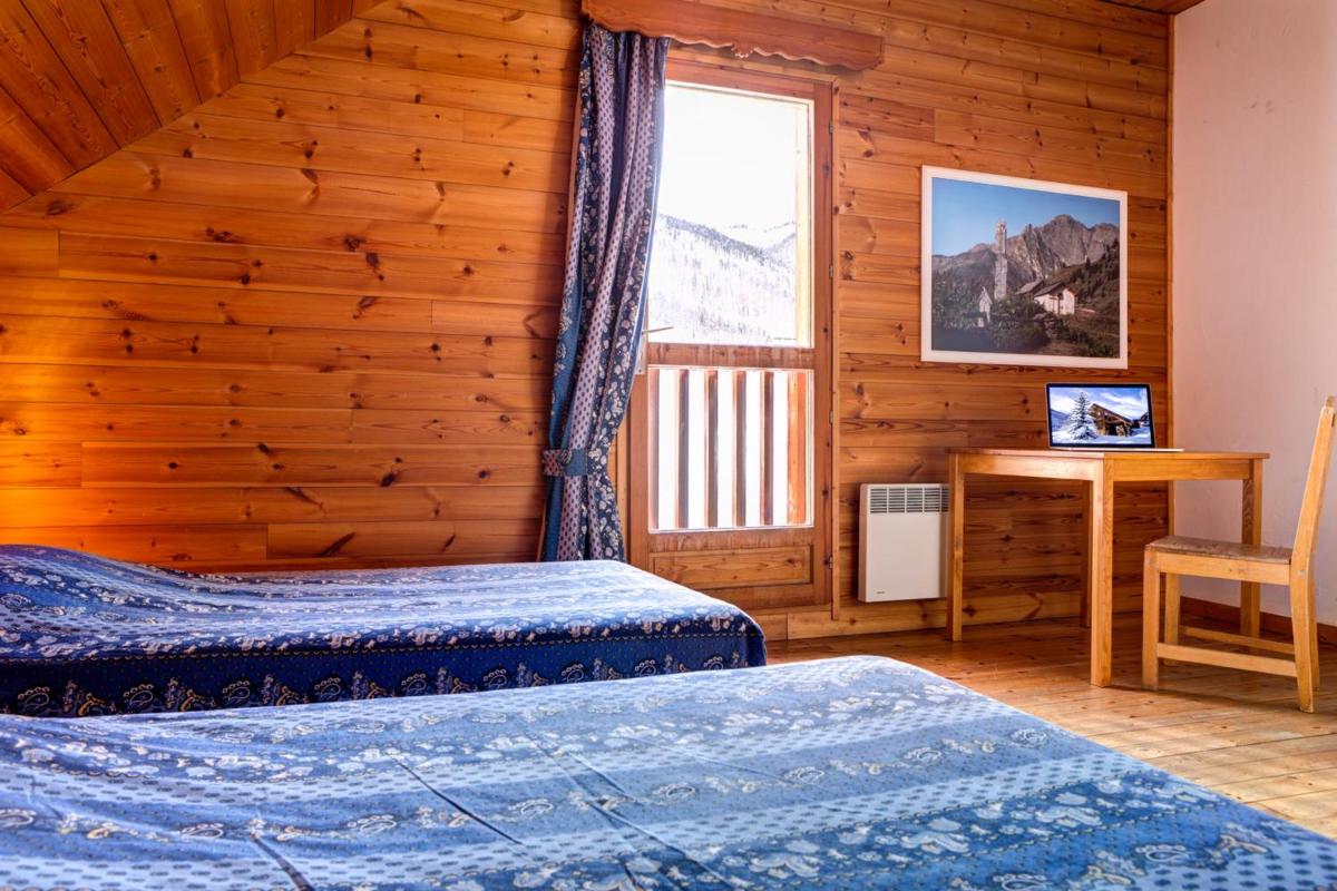 Le Pignotto Hameau des Chazals Nevache Hautes Alpes view 5