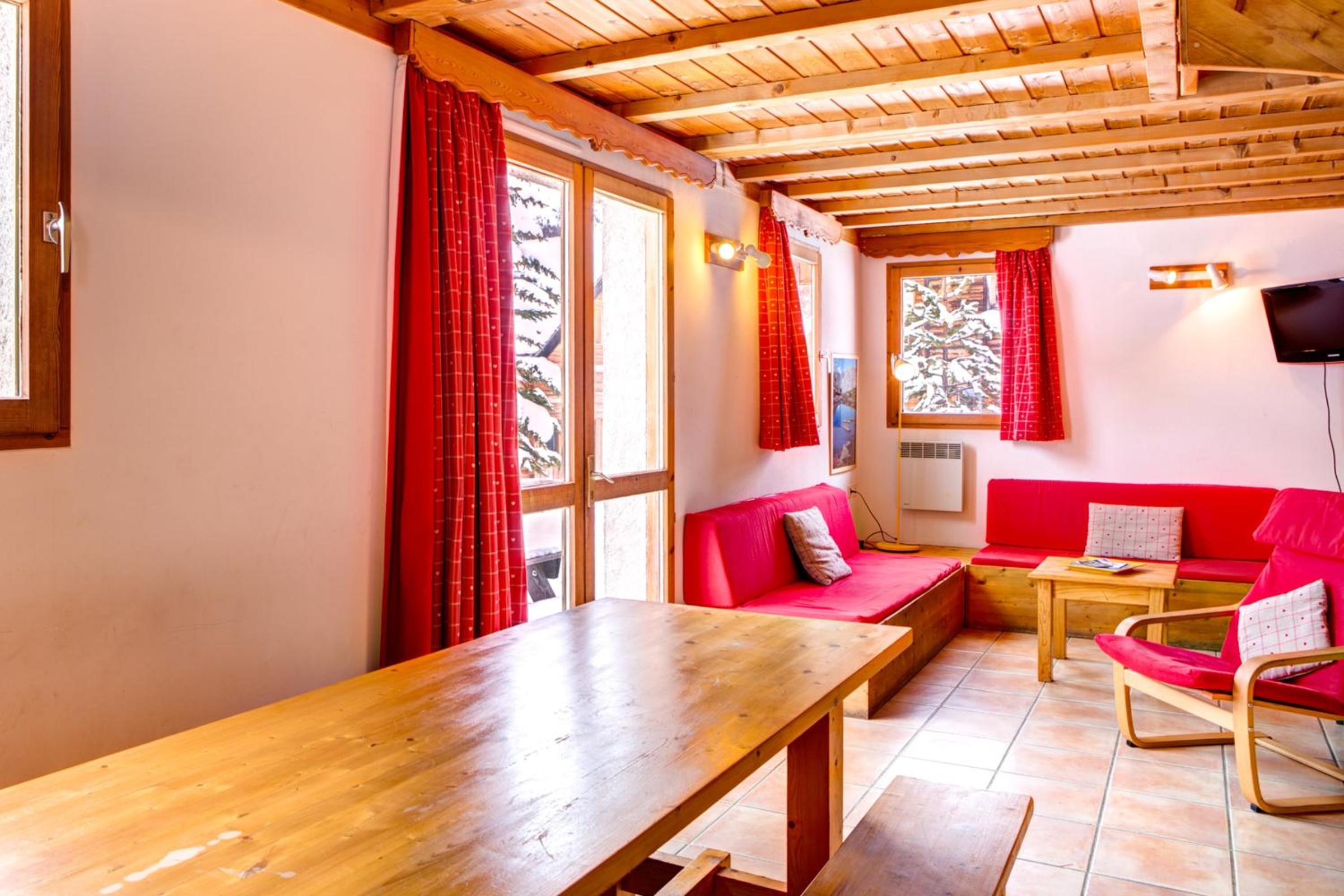 Le Pignotto Hameau des Chazals Nevache Hautes Alpes view 4