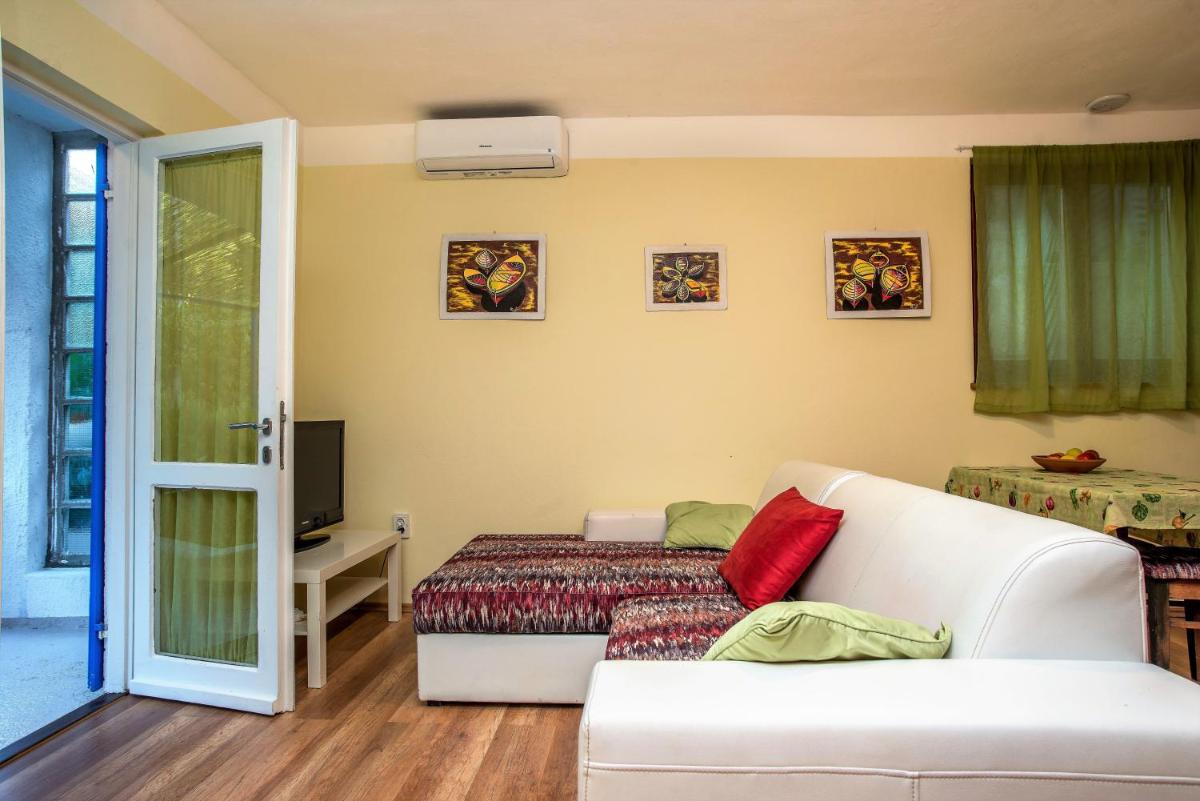 Photo 11