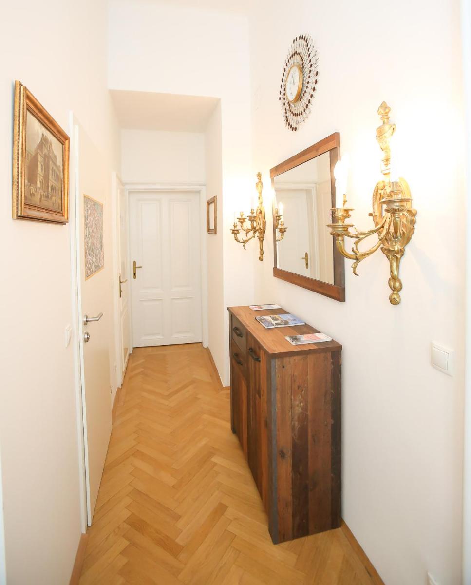 Apartments Opera
