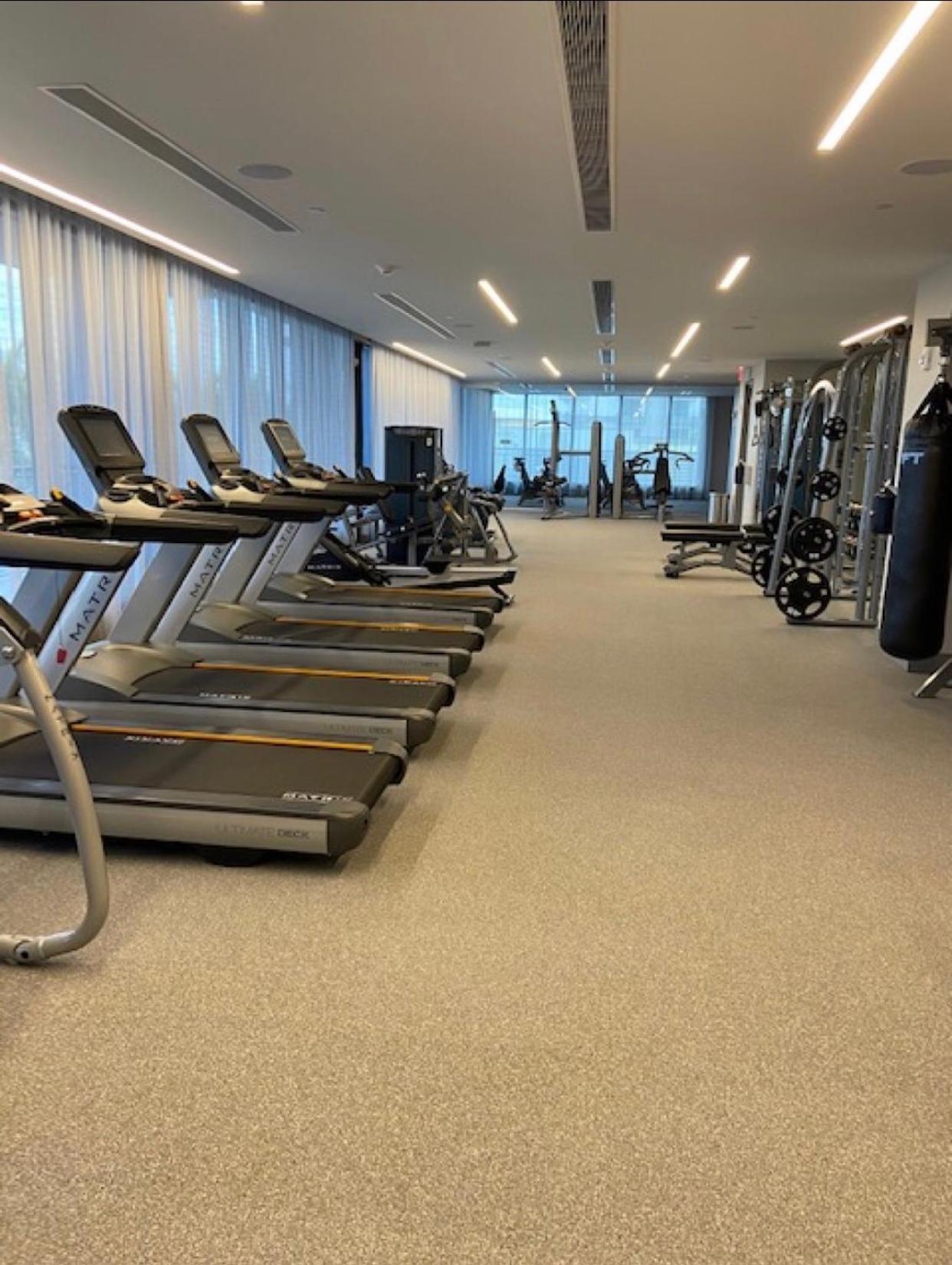 5350 Park inn Suite