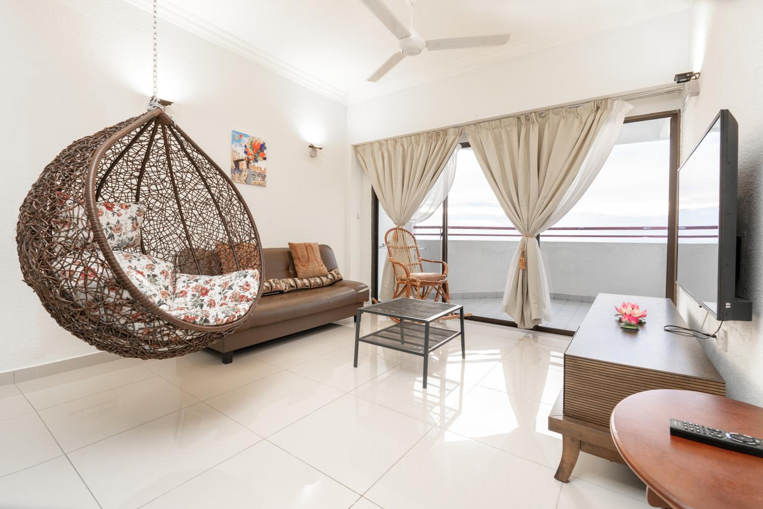 DELUXE Suite Seaview Batu Ferringhi 2304 - 2 Rooms photo 2