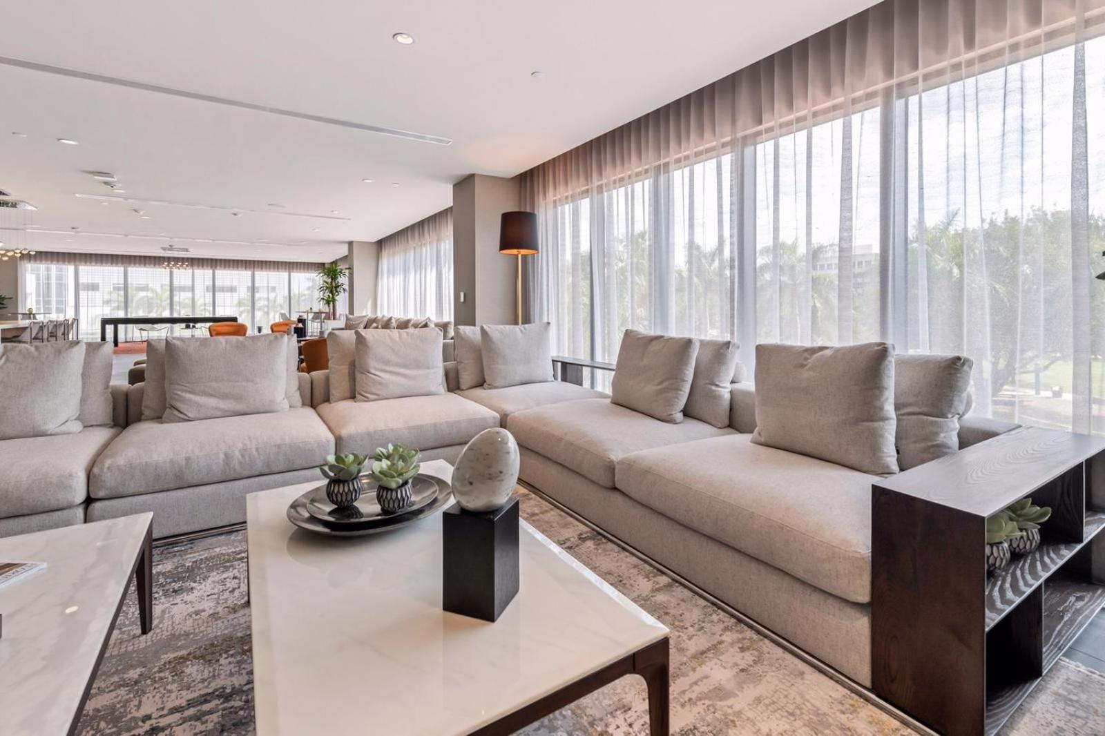 5350 Park inn Suite