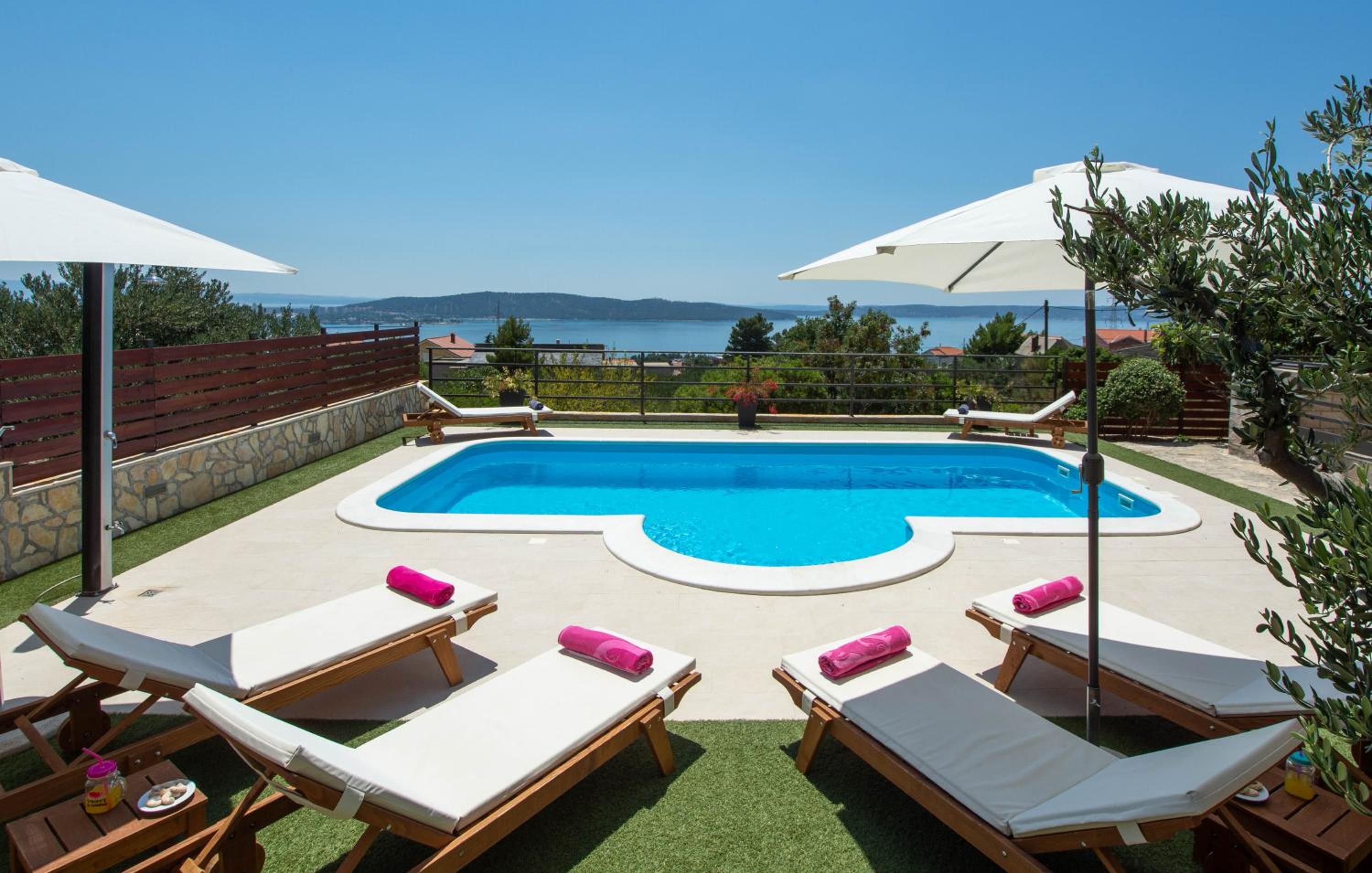 Holiday home Magic view with private heated pool view 2