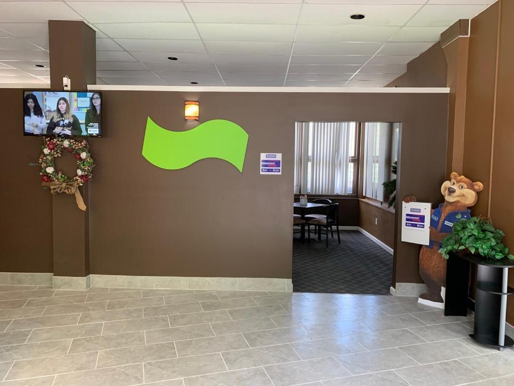 Travelodge by Wyndham Lake George NY