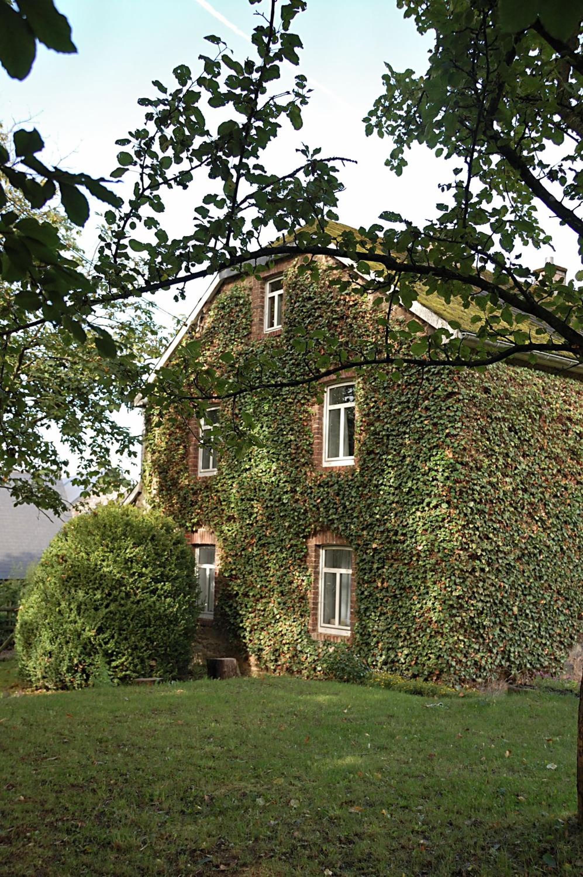 Ruhiges, gemütliches Ferienhaus mit großem Garten