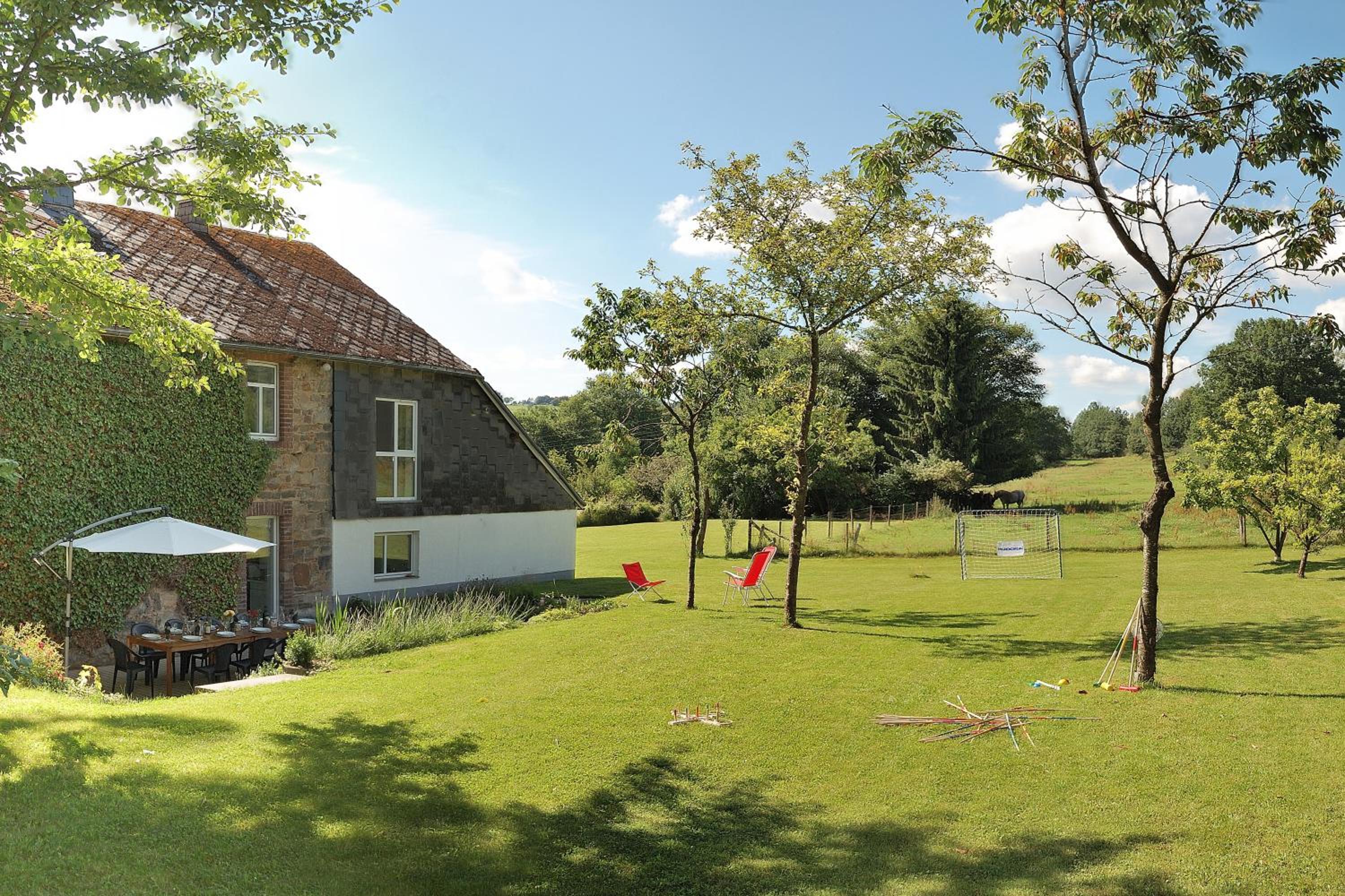 Ruhiges, gemütliches Ferienhaus mit großem Garten