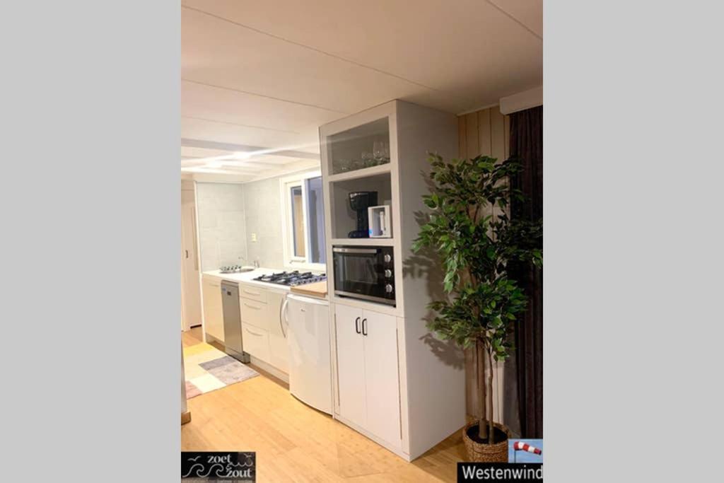 Holiday-Chalet Westenwind 4p. Amsterdam & Beach view 3