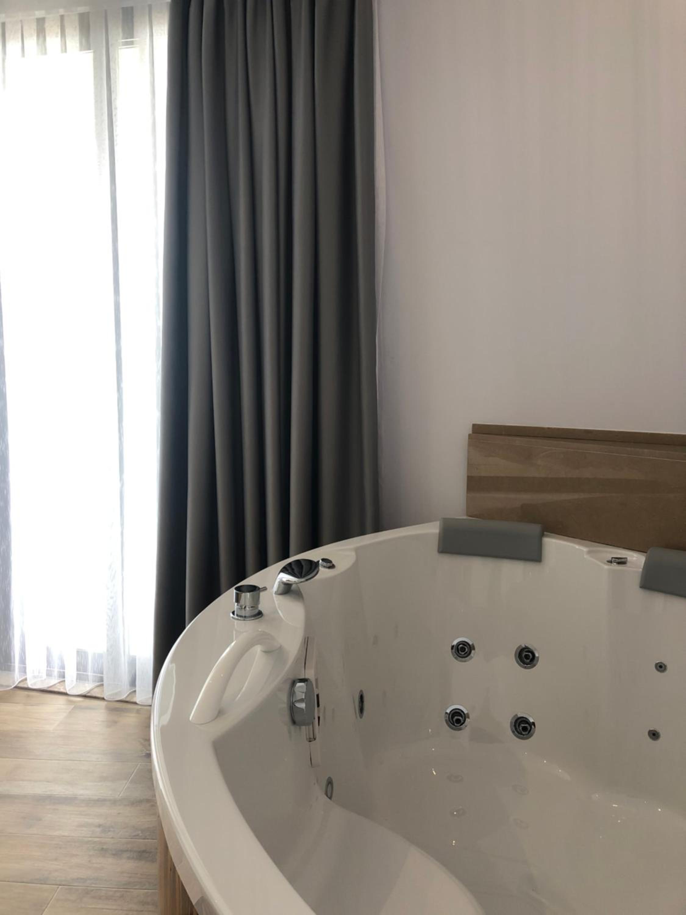 Jacuzzi