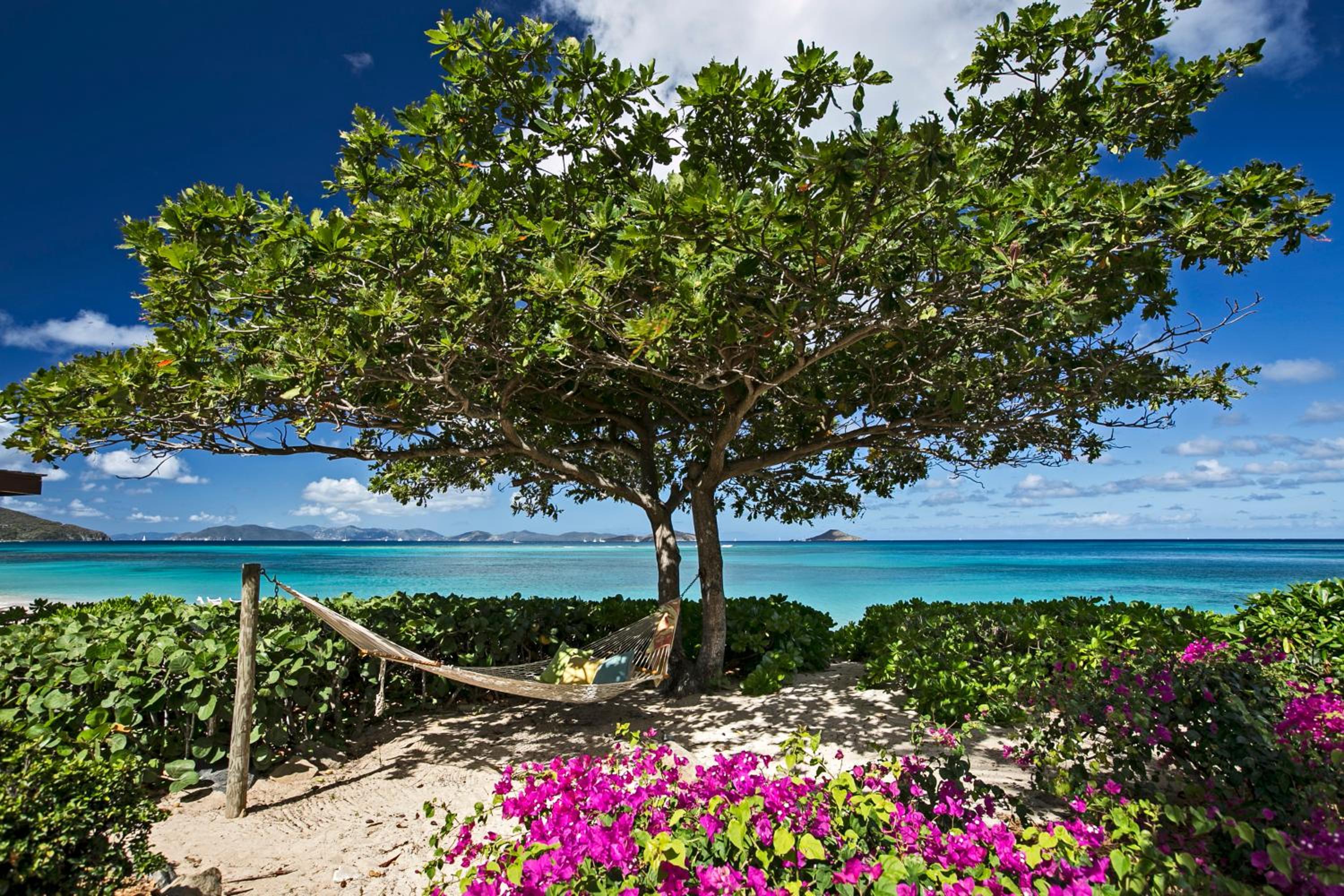 BEACHCOMBER VILLA