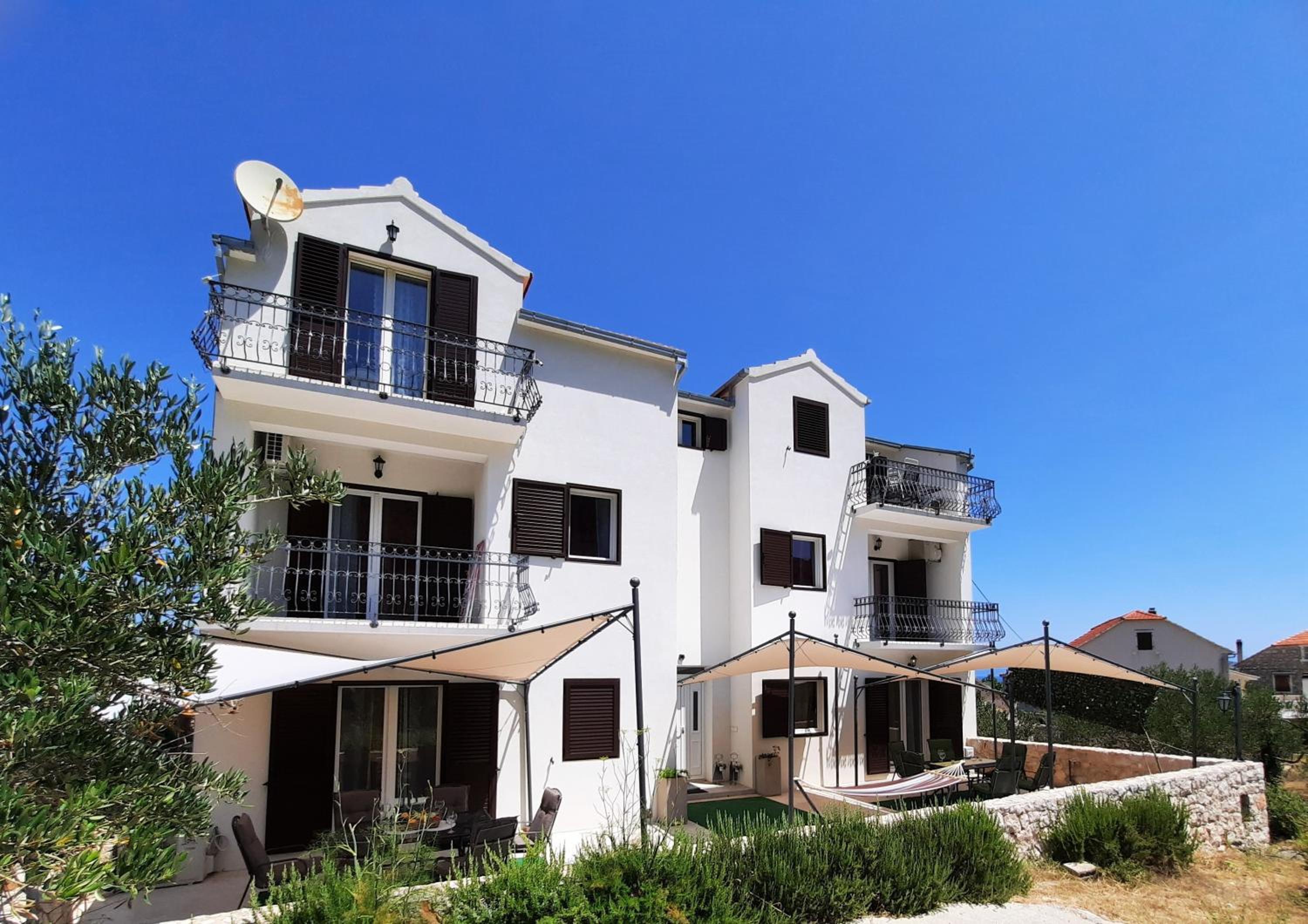 Apartments Pitve