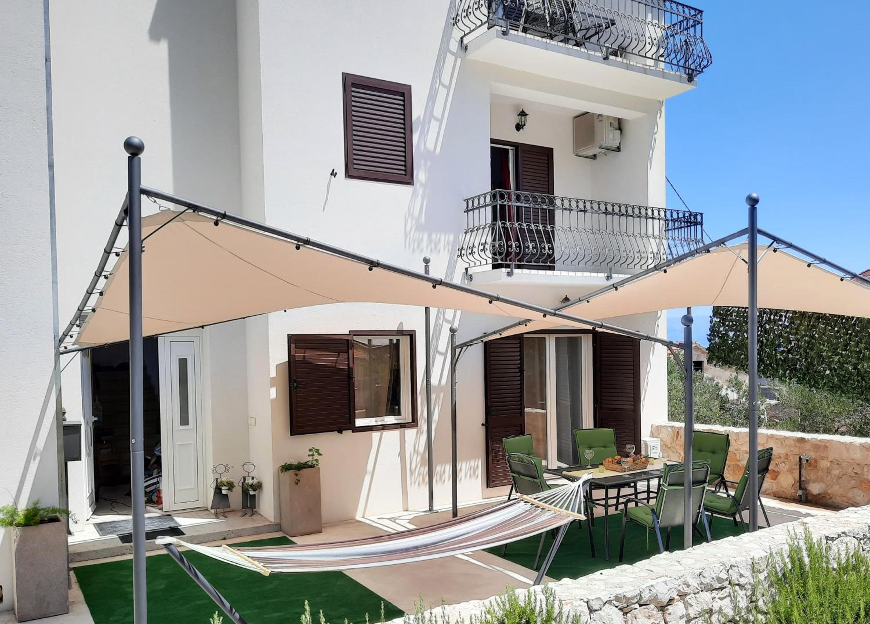 Apartments Pitve
