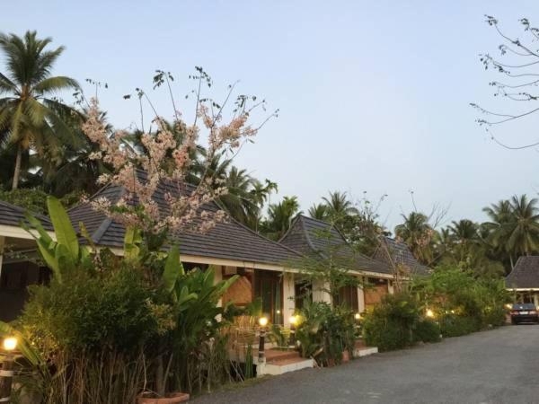 Ruean Thai Nai Bang by PANSAK Resort