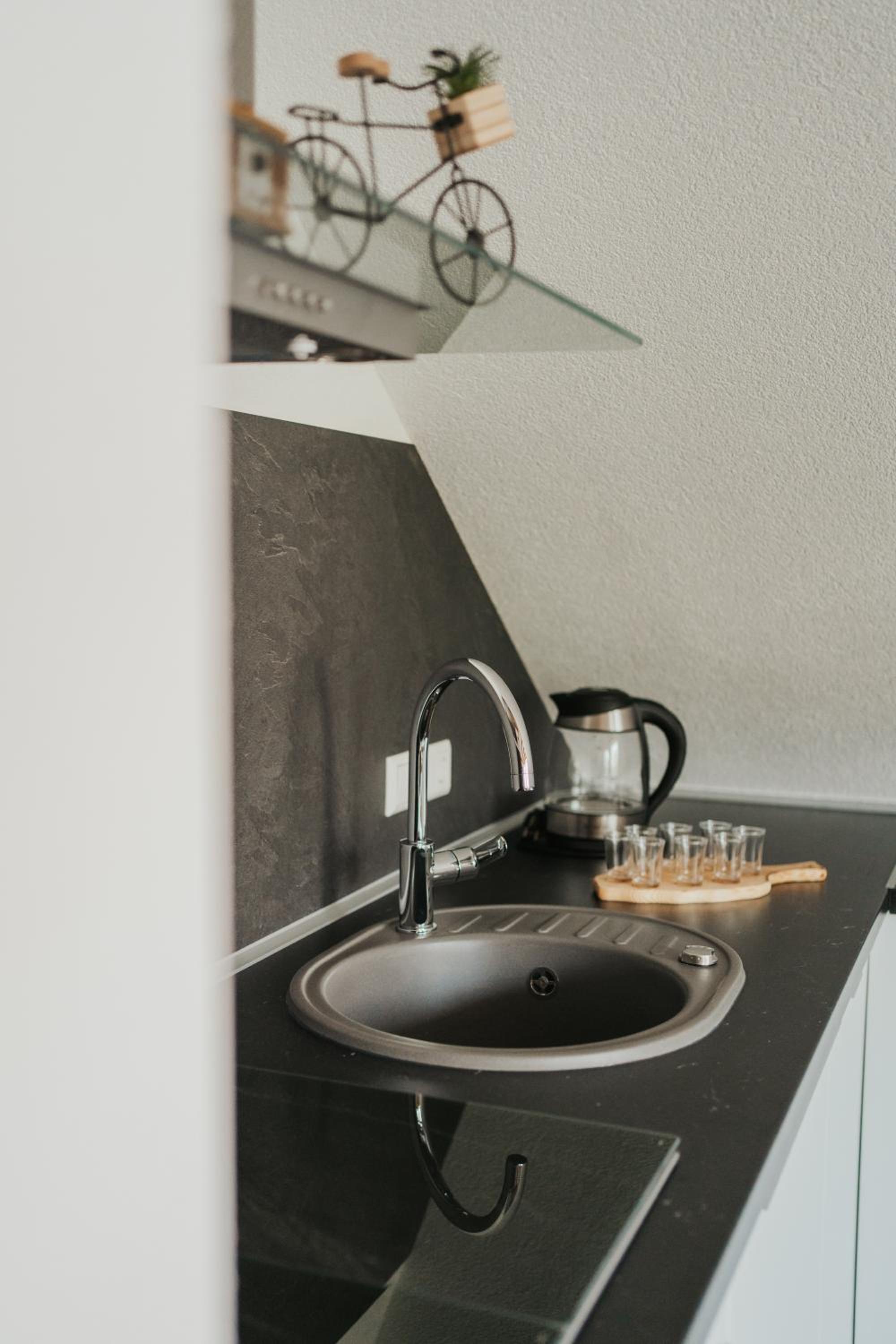 Wohnoffice mit Übernachtungsmöglichkeit Residenz Manzell Kiba 24