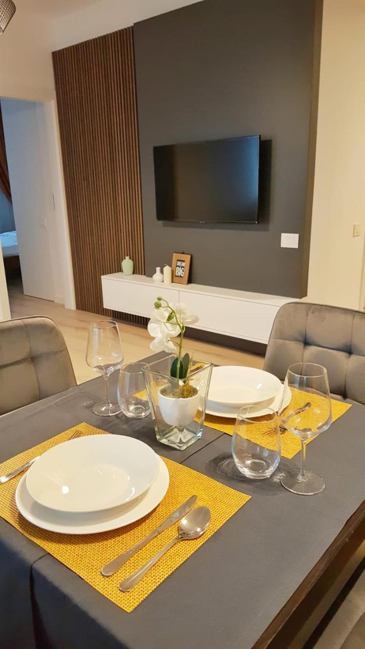 NOEMA Apartment - Central 2 Bedrooms & free parking view 5