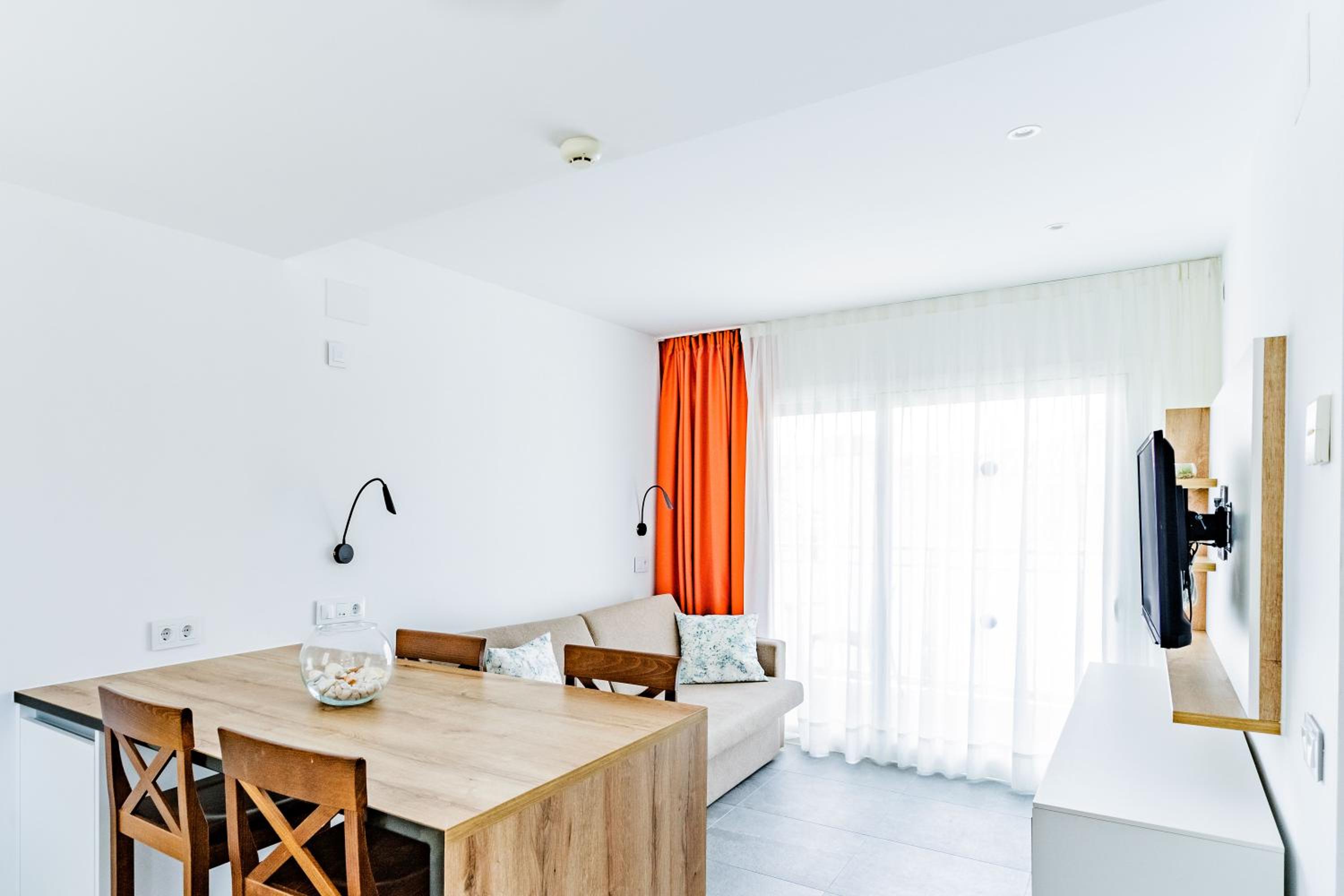 Apartamentos Sunway Apollo en Sitges — hotel room