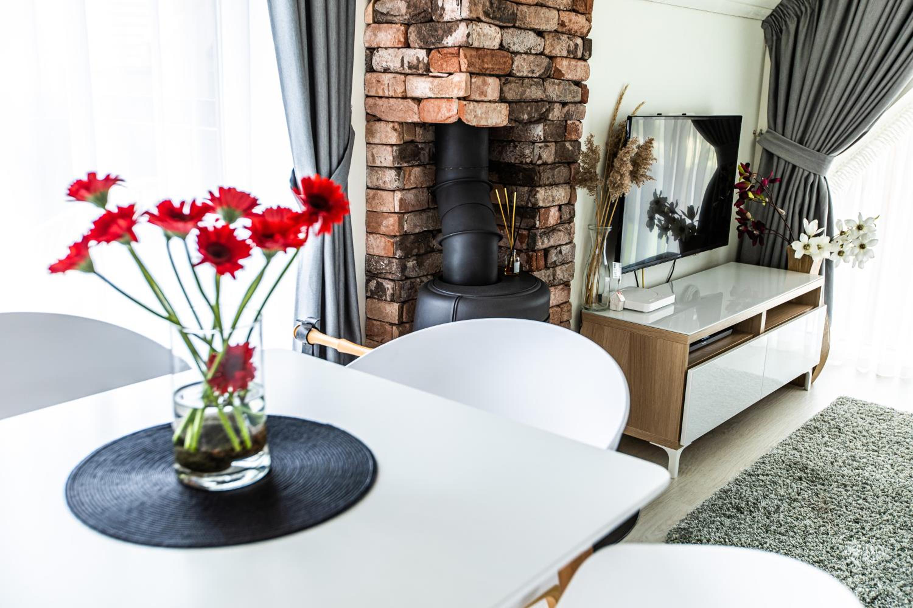 Apartamentai šalia jūros view 2