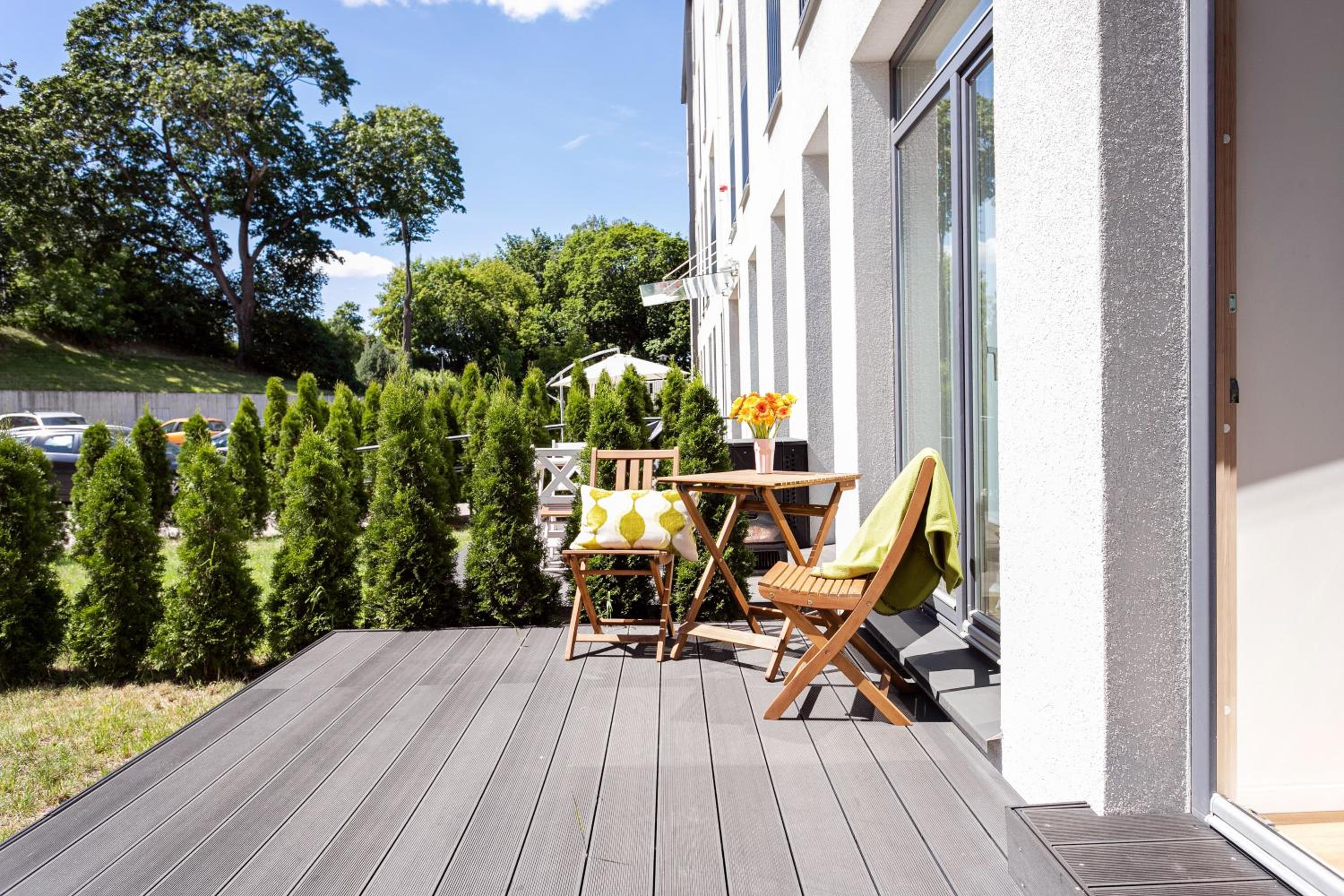 #stayhere - Modern Designer 1BDR Apartment in Artistic District view 4