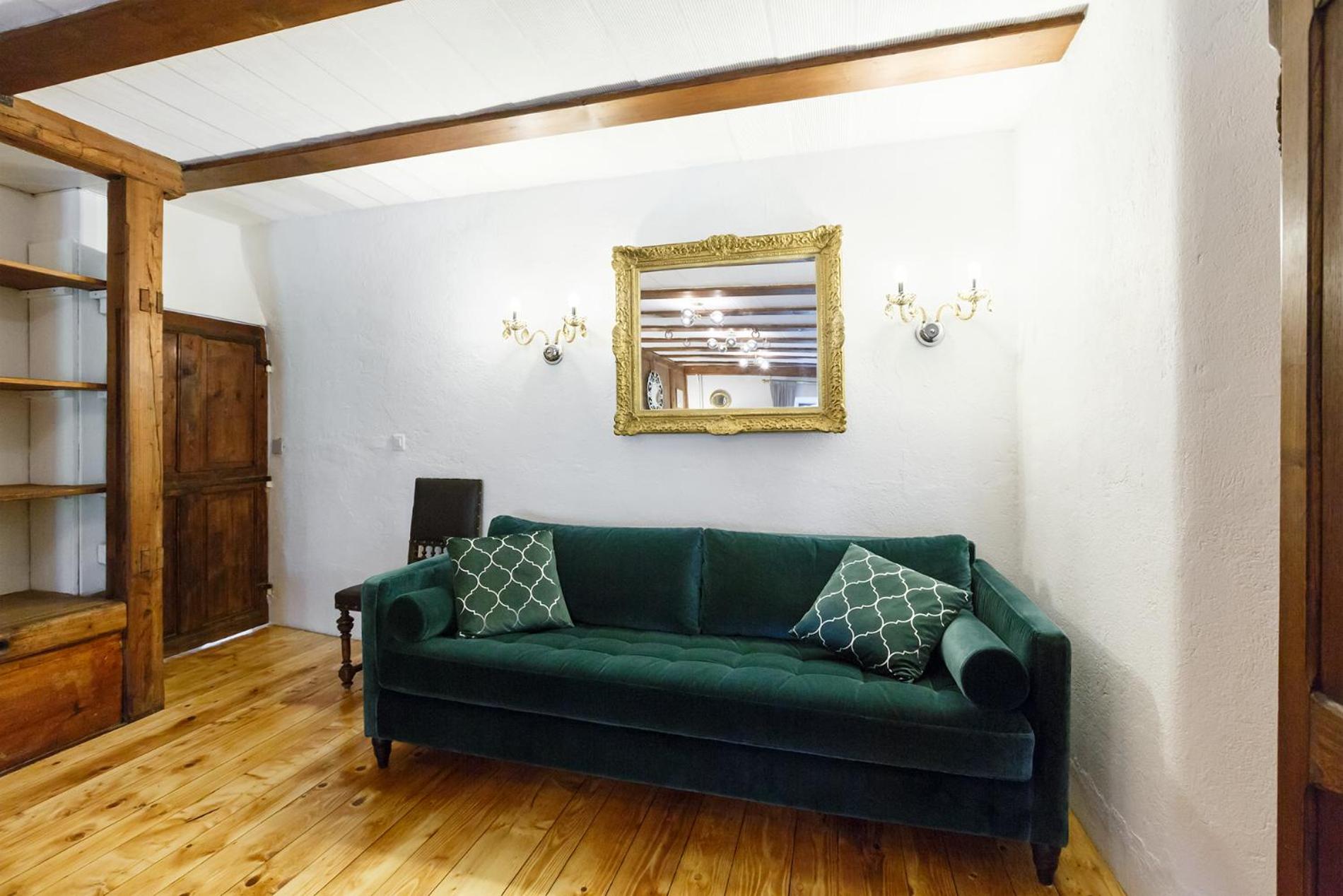 A castle spirit apartment in Château du Châtelard view 3