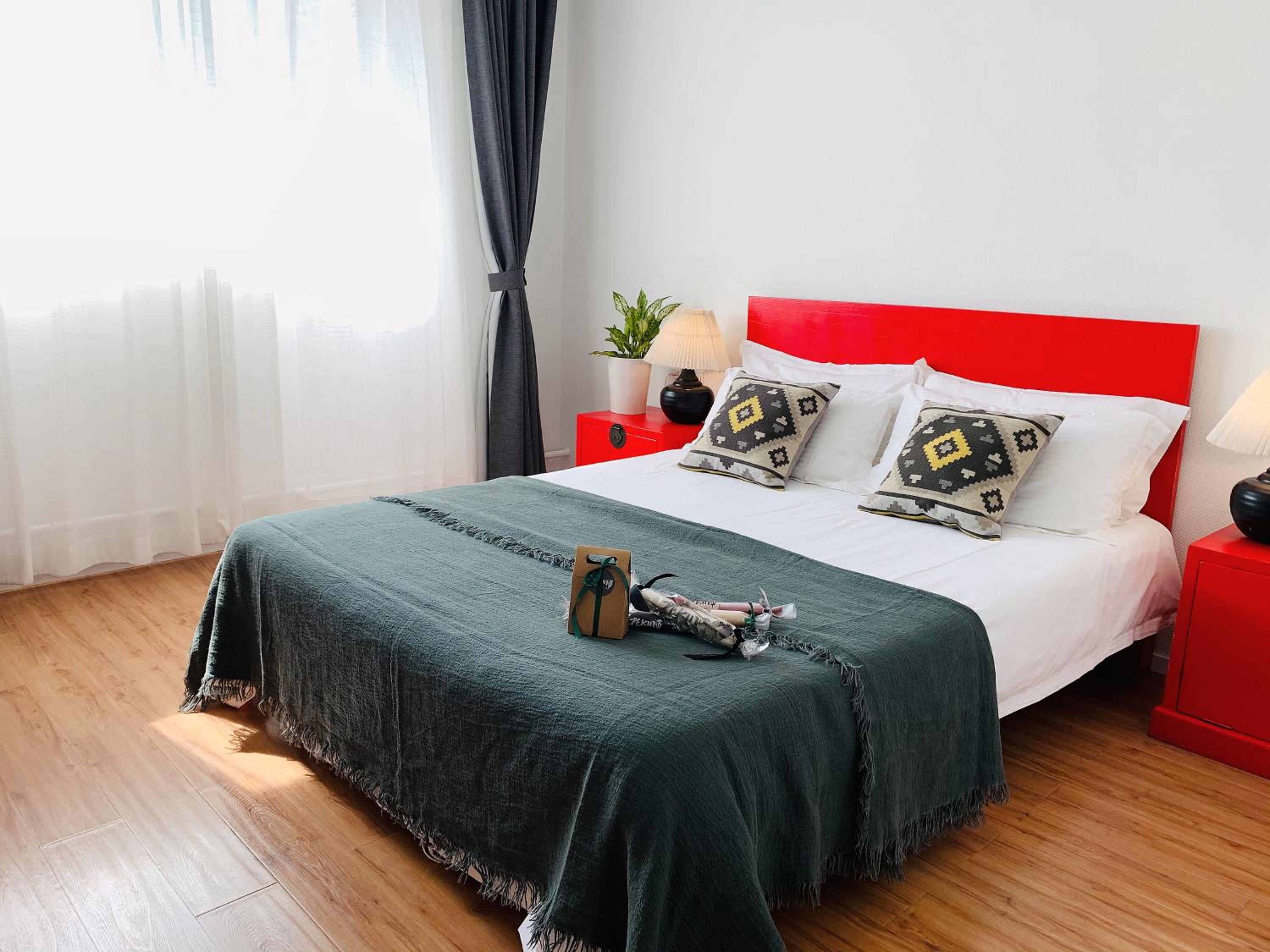 Peking Garden Youth Hostel-Houhai&Nanluoguxiang&Drum tower-Cafe&Bar&Movie night&Social area&Rooftop