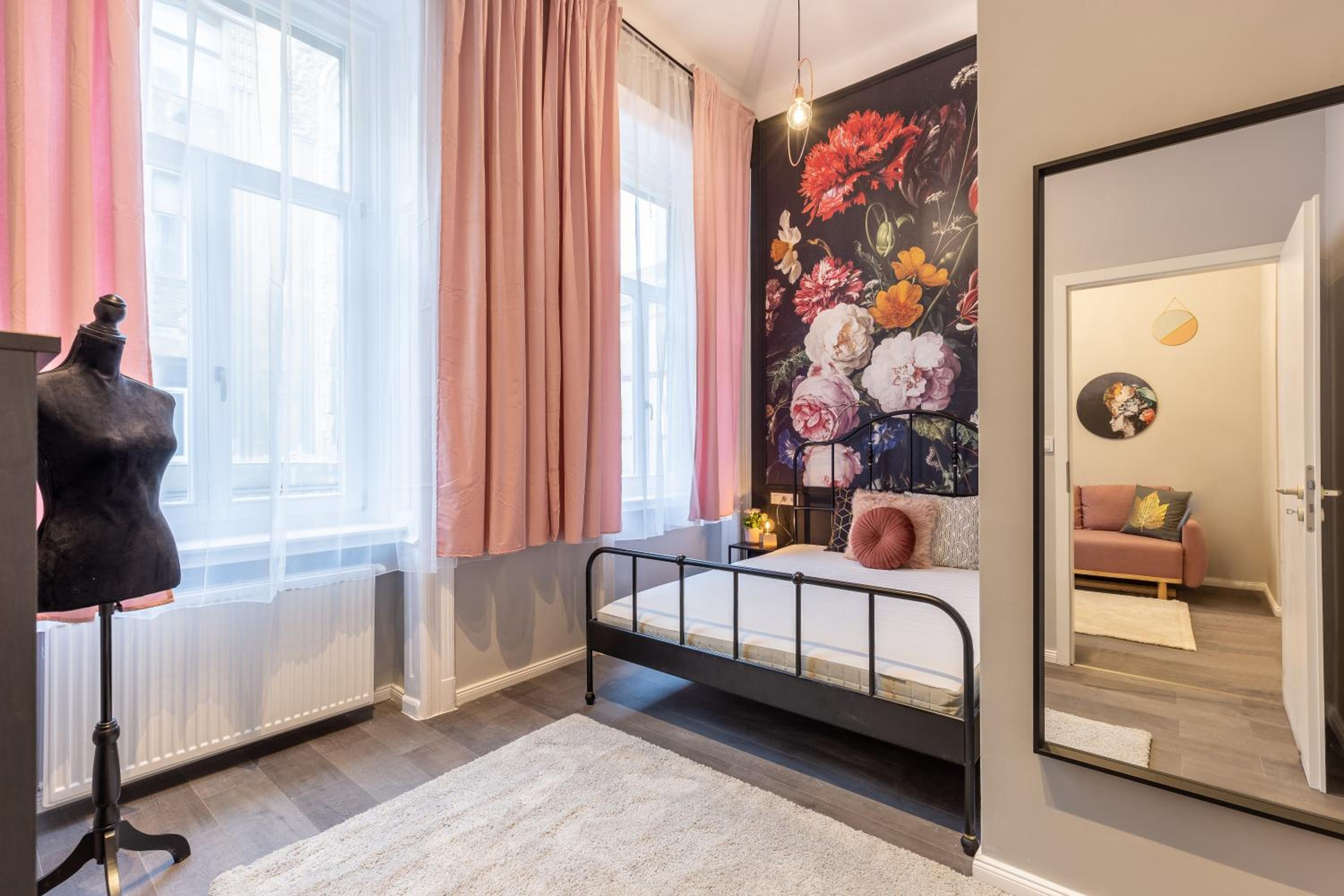 W33 - Prime Location - Comfortable Quality Apartments by BQA view 3